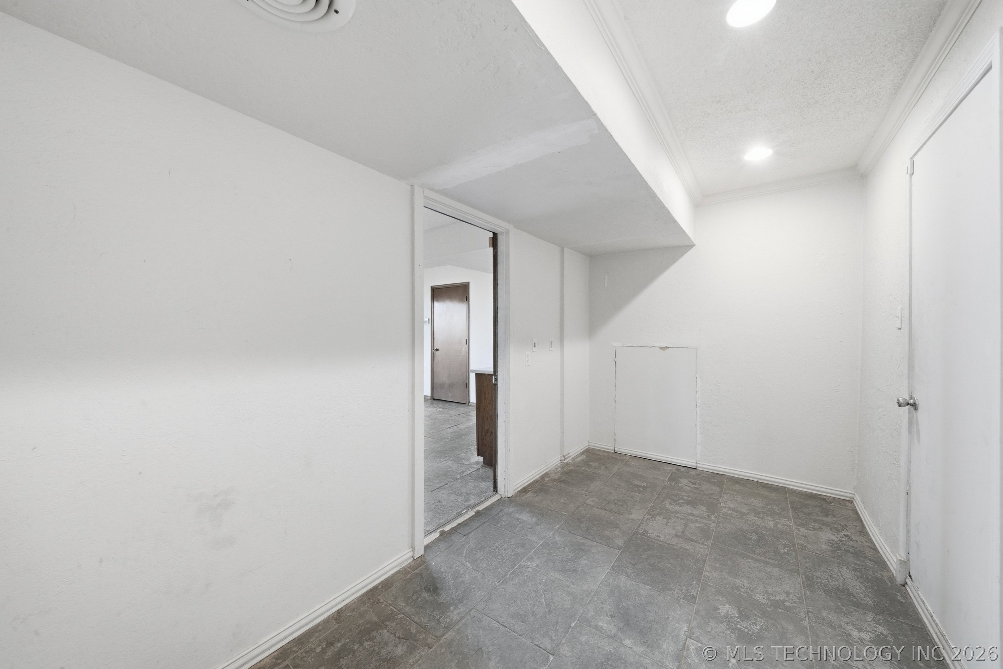 8601 E 78th Place Property Photo 34