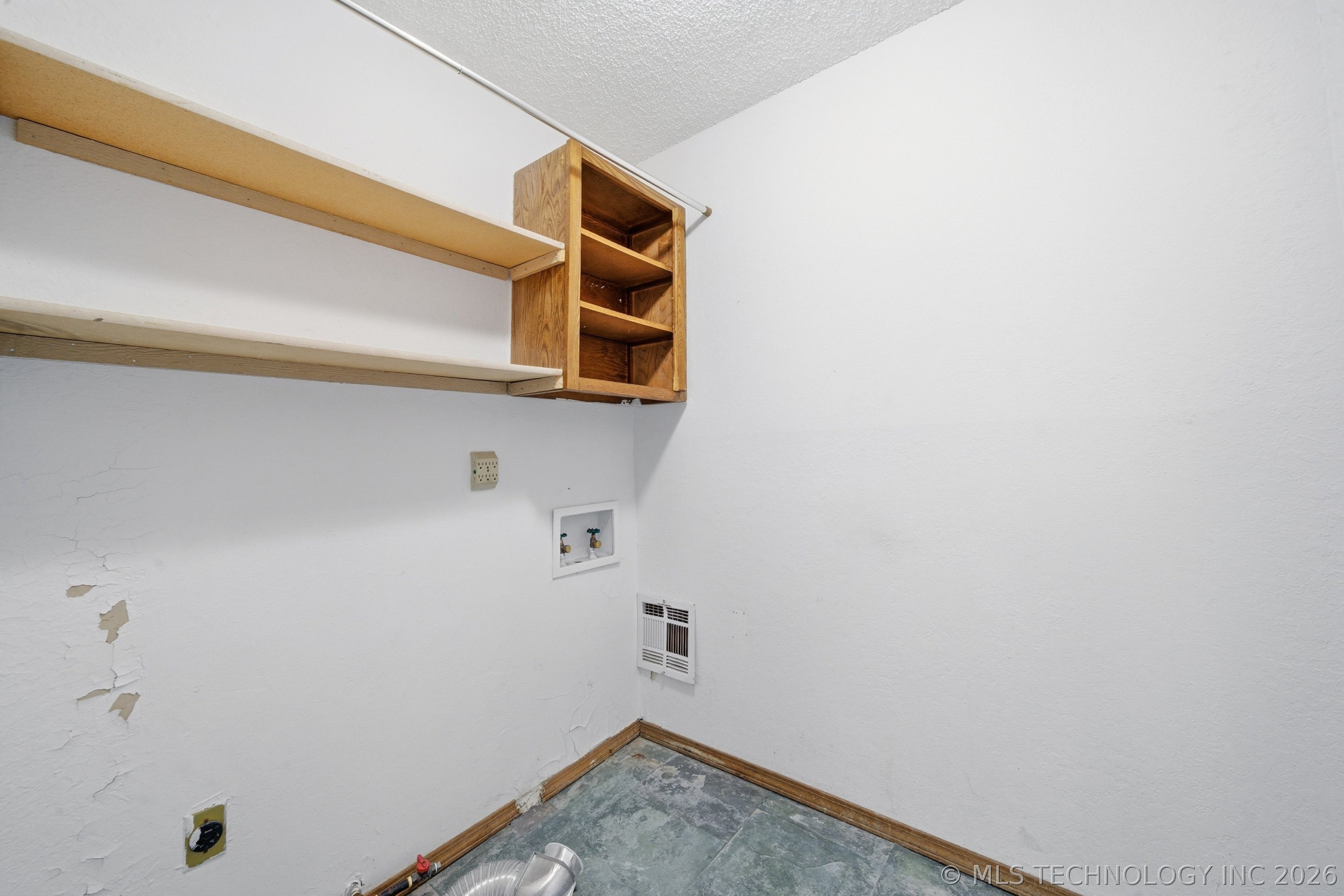 8601 E 78th Place Property Photo 36