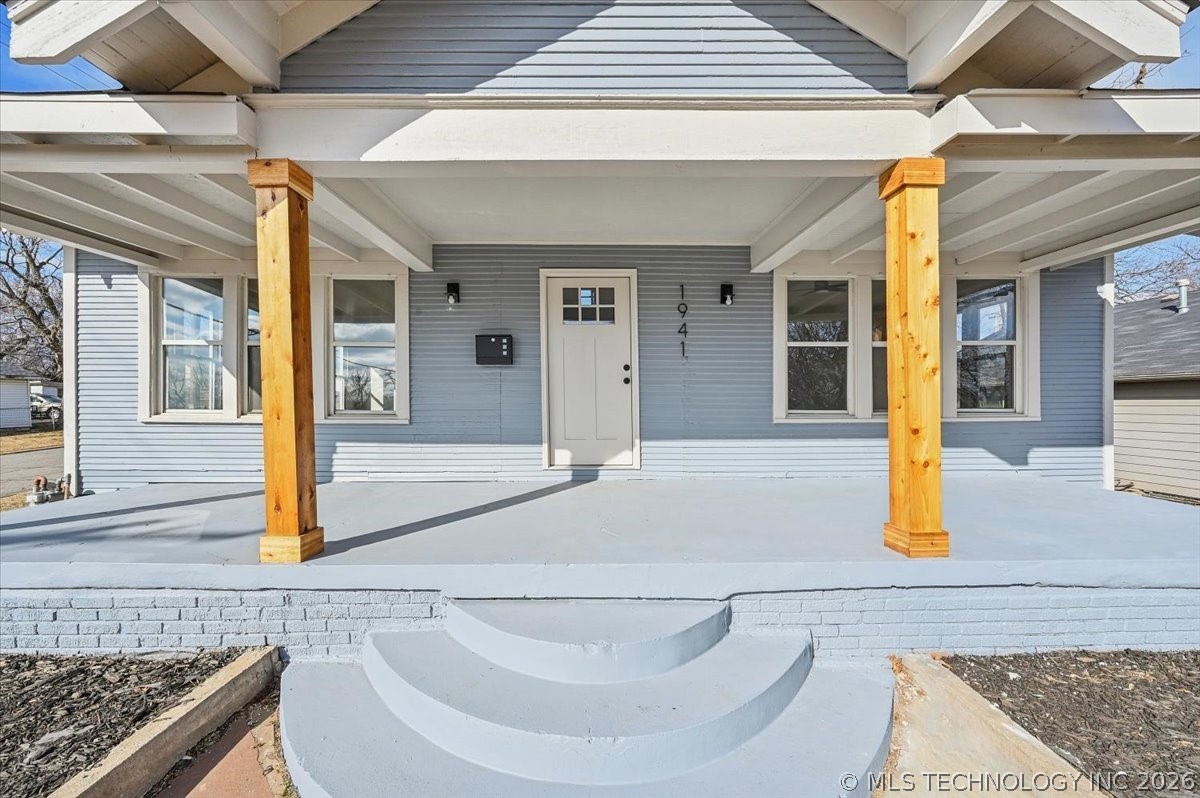 1941 W 41st Street Property Photo 3