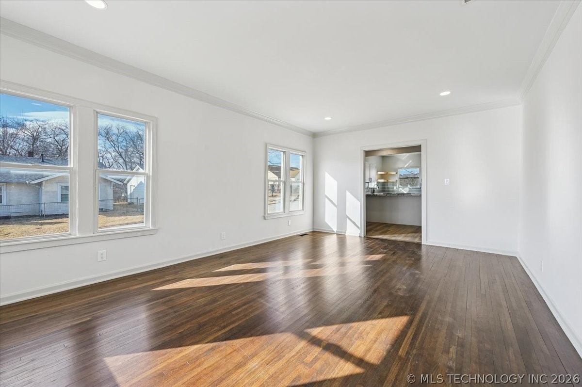 1941 W 41st Street Property Photo 10