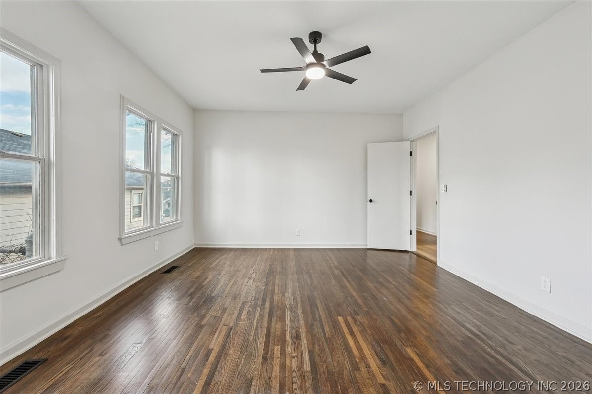 1941 W 41st Street Property Photo 17