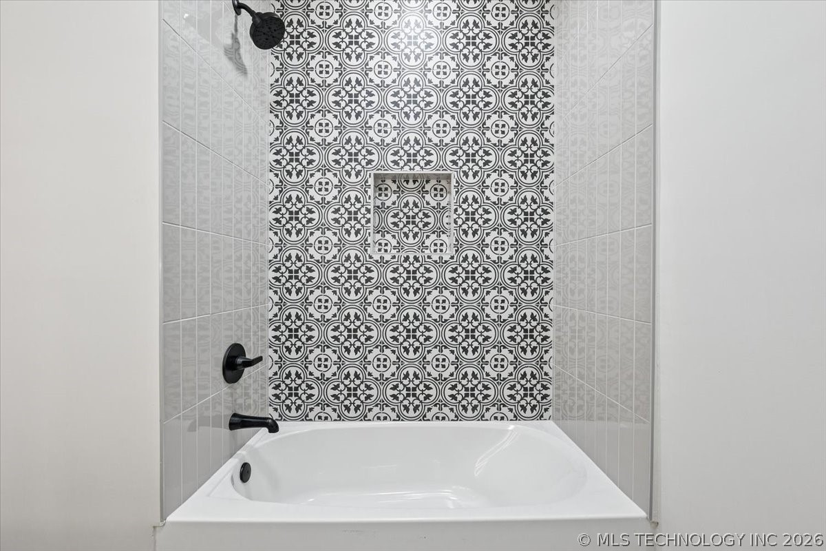 1941 W 41st Street Property Photo 19