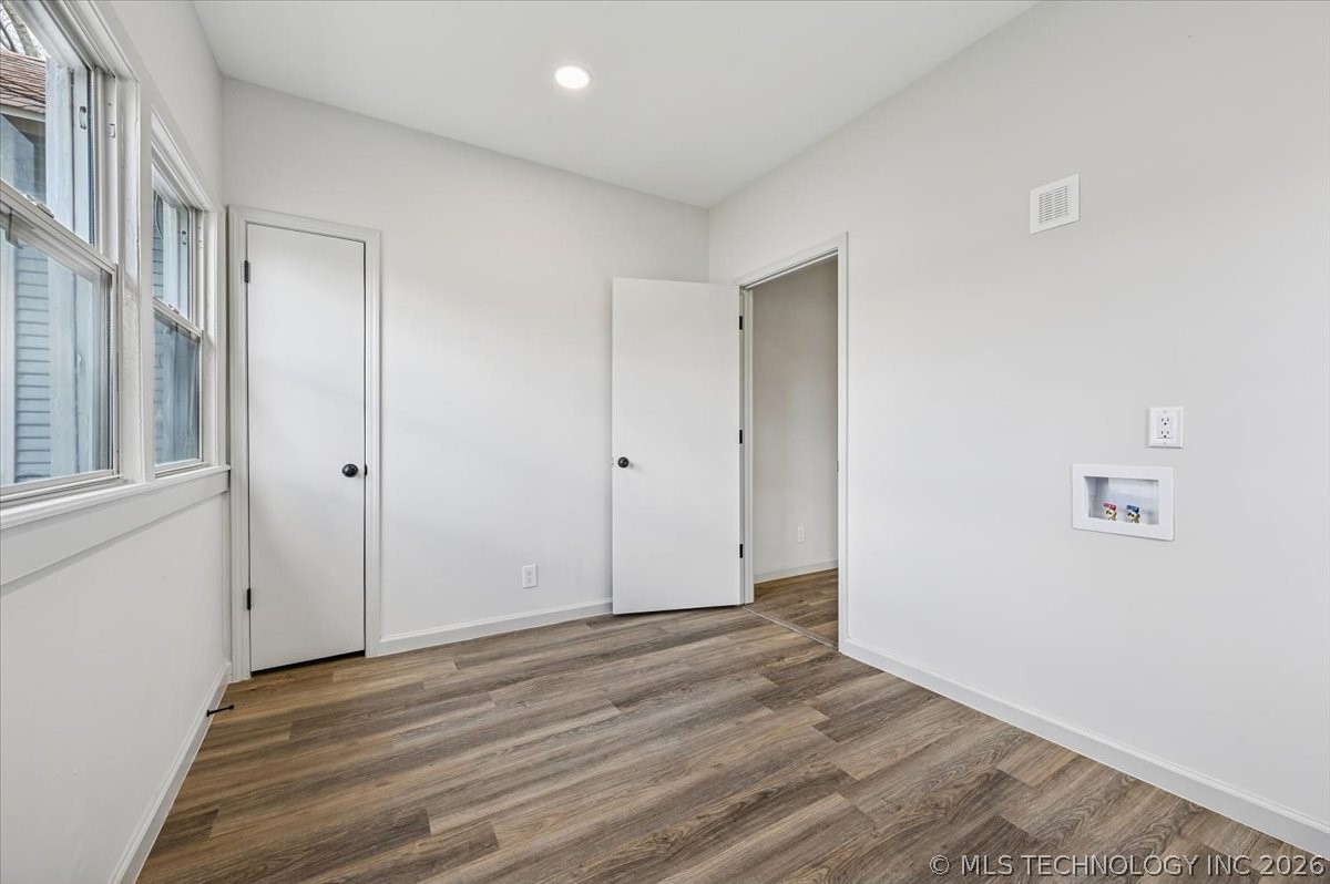 1941 W 41st Street Property Photo 23