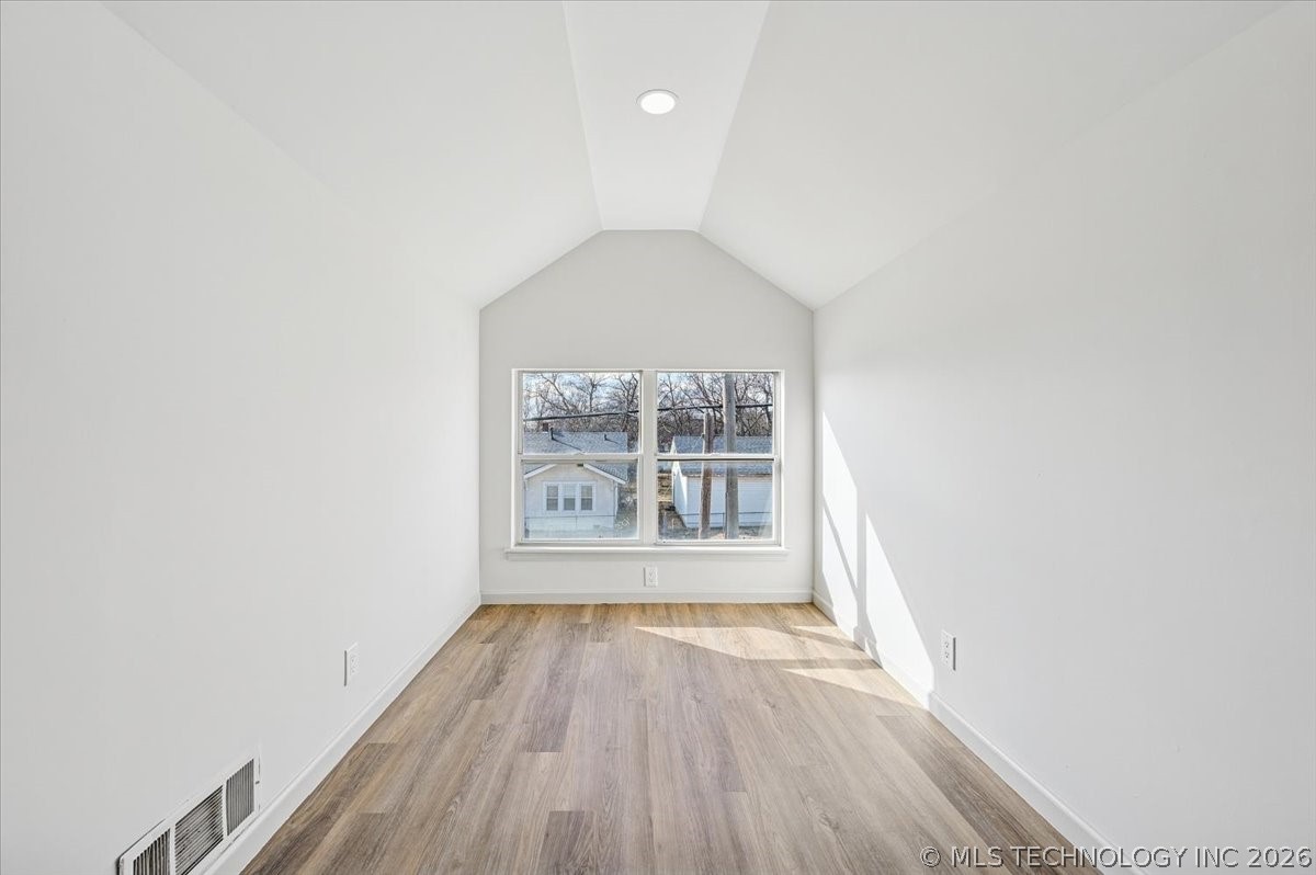 1941 W 41st Street Property Photo 25