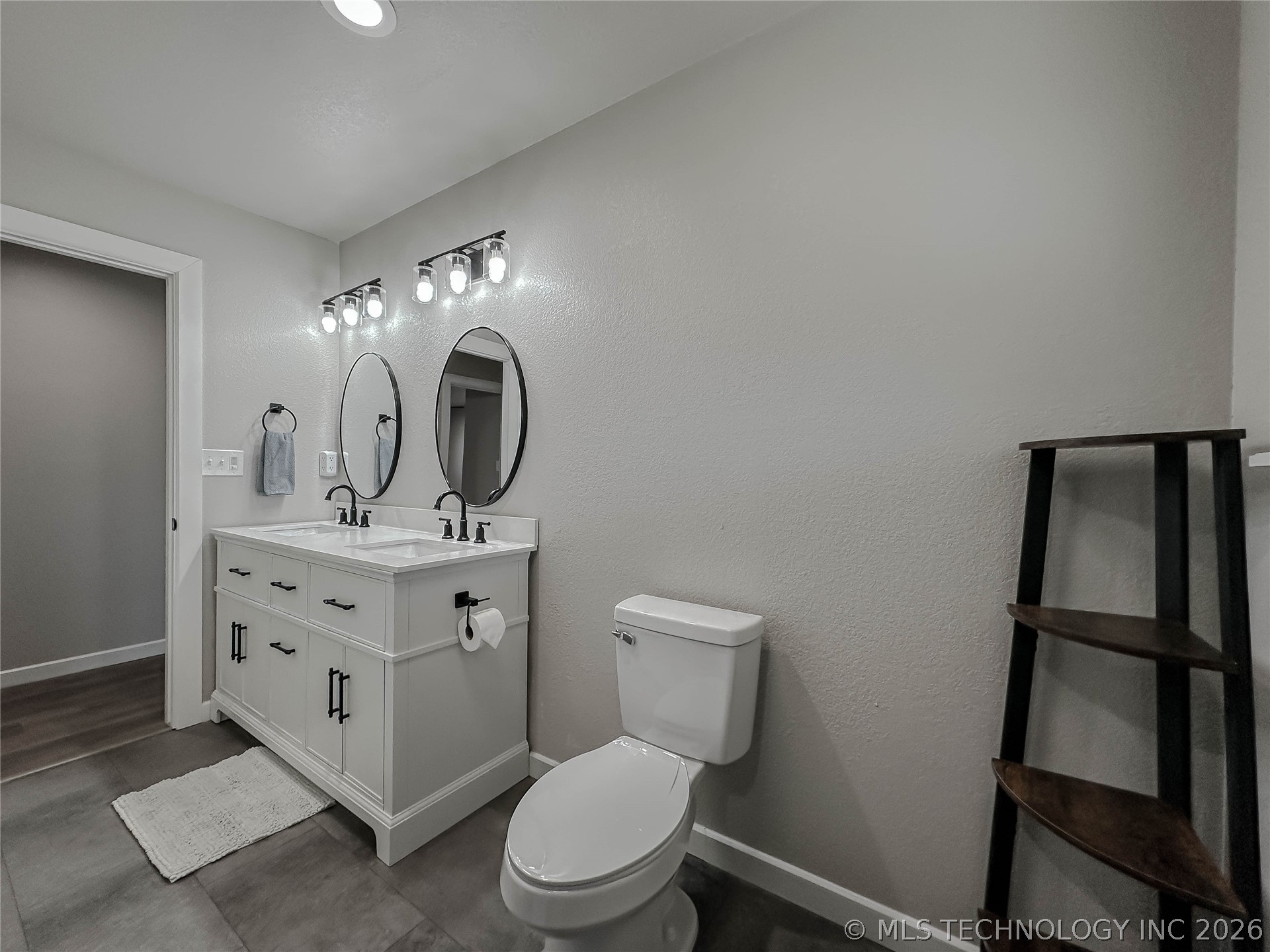 5721 E Everetts Point Property Photo 34