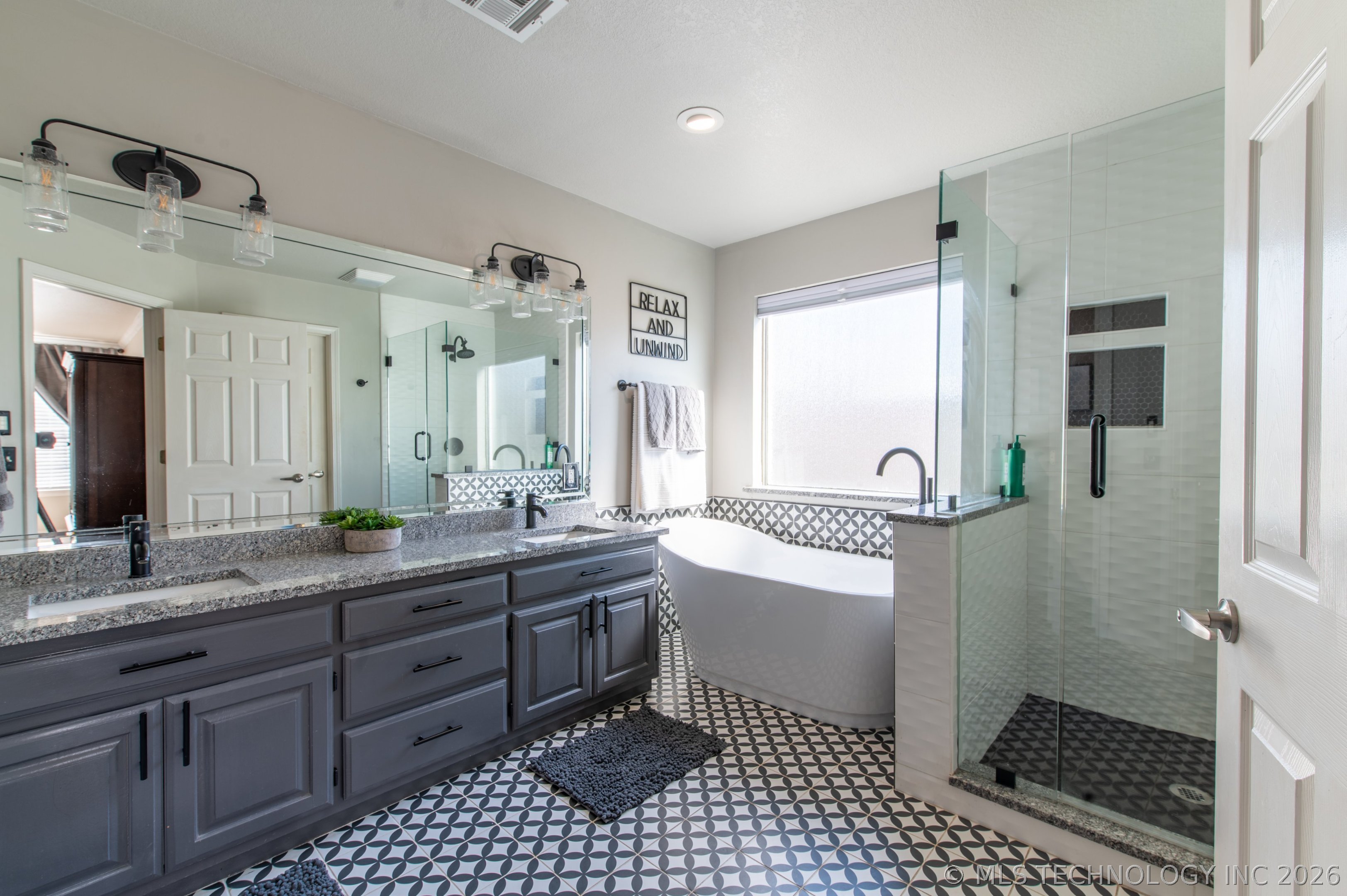 9903 S 99th East Avenue Property Photo 15