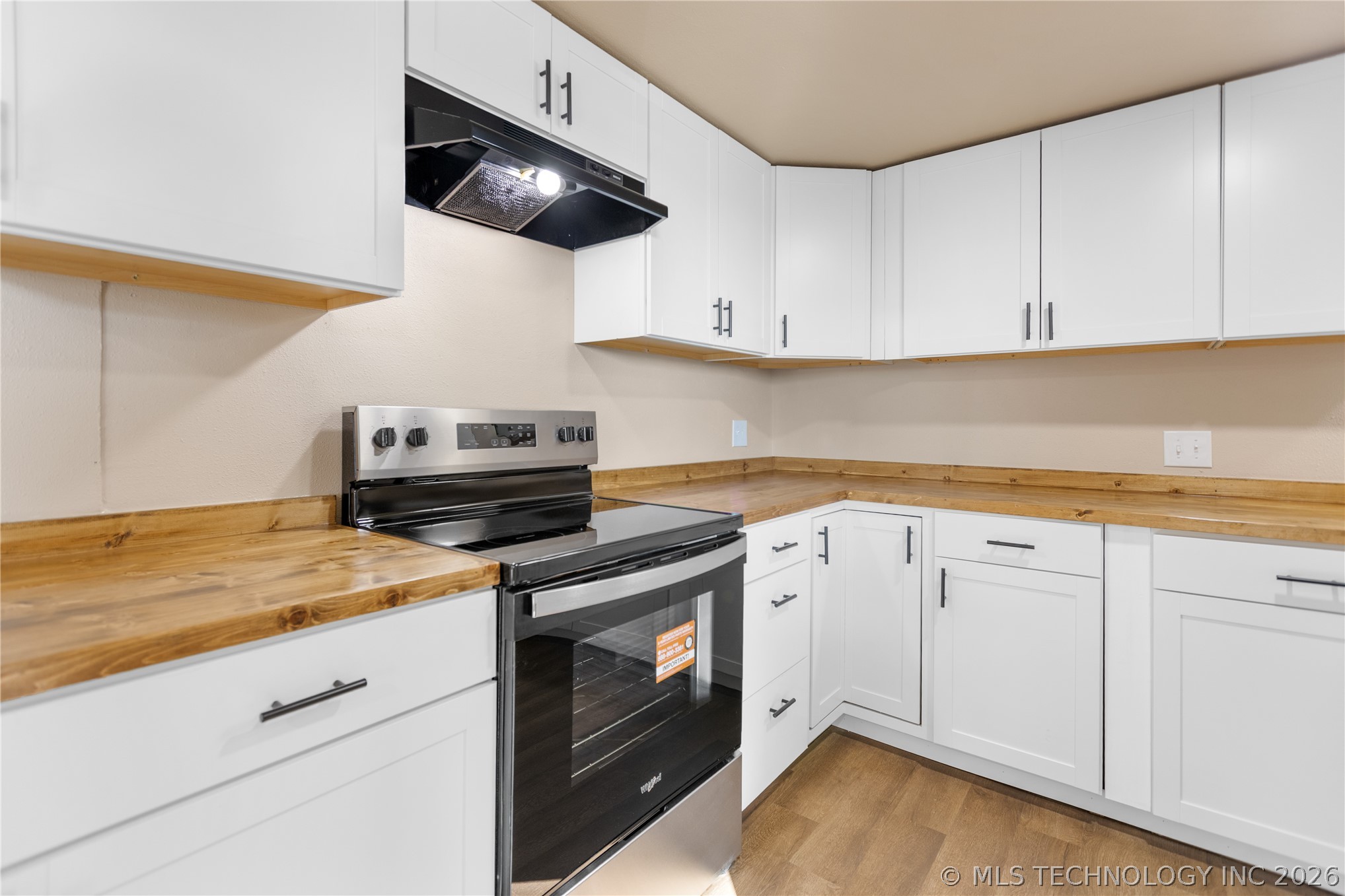 1408 E 1st Street Property Photo 2