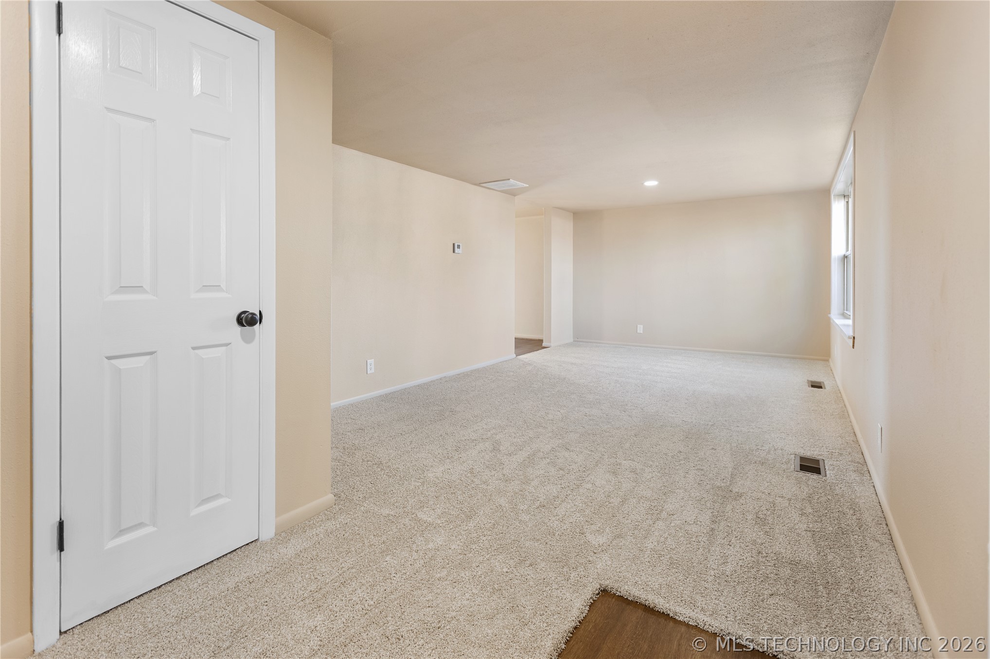 1408 E 1st Street Property Photo 5