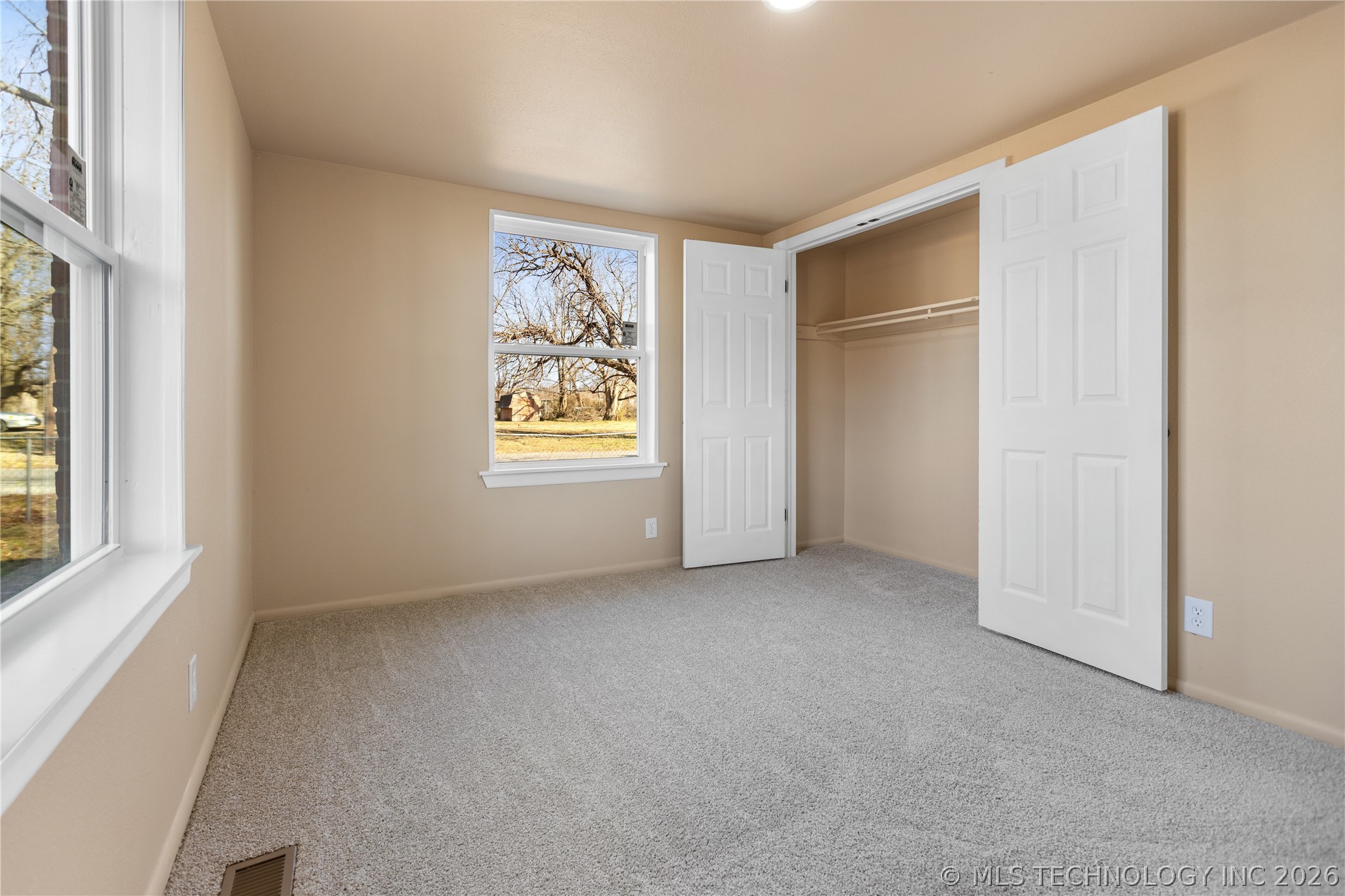 1408 E 1st Street Property Photo 9