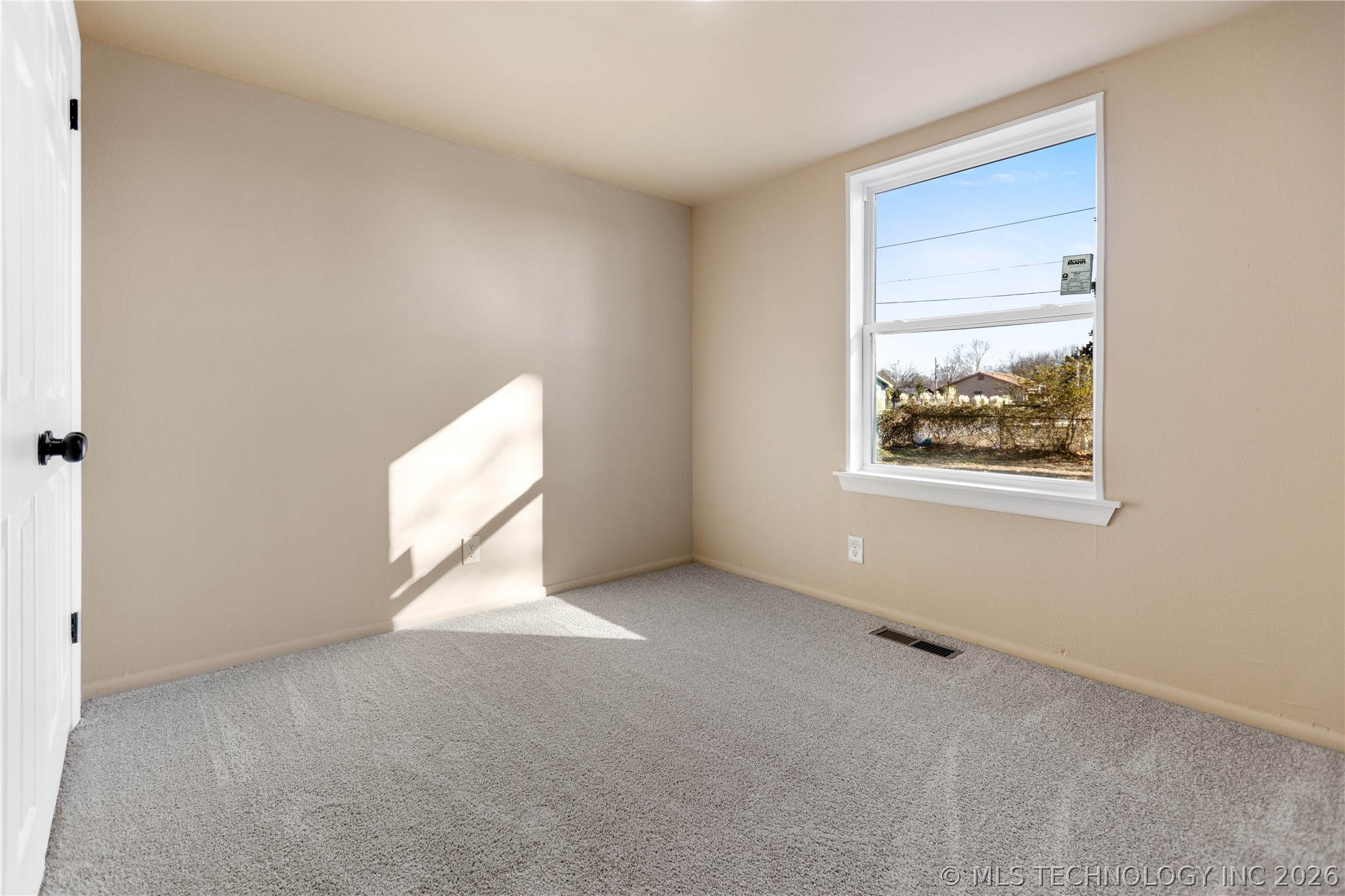 1408 E 1st Street Property Photo 11