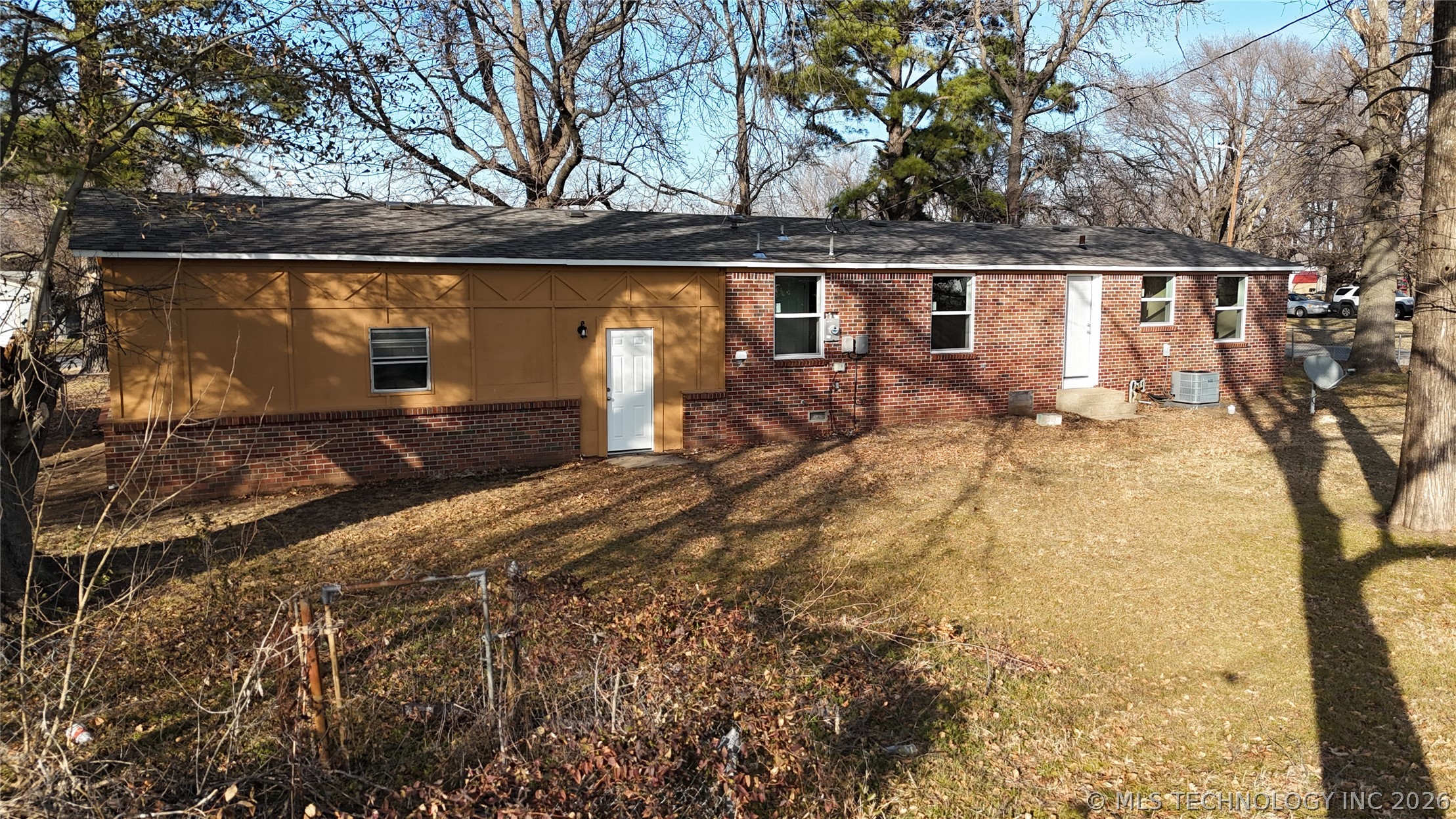 1408 E 1st Street Property Photo 17