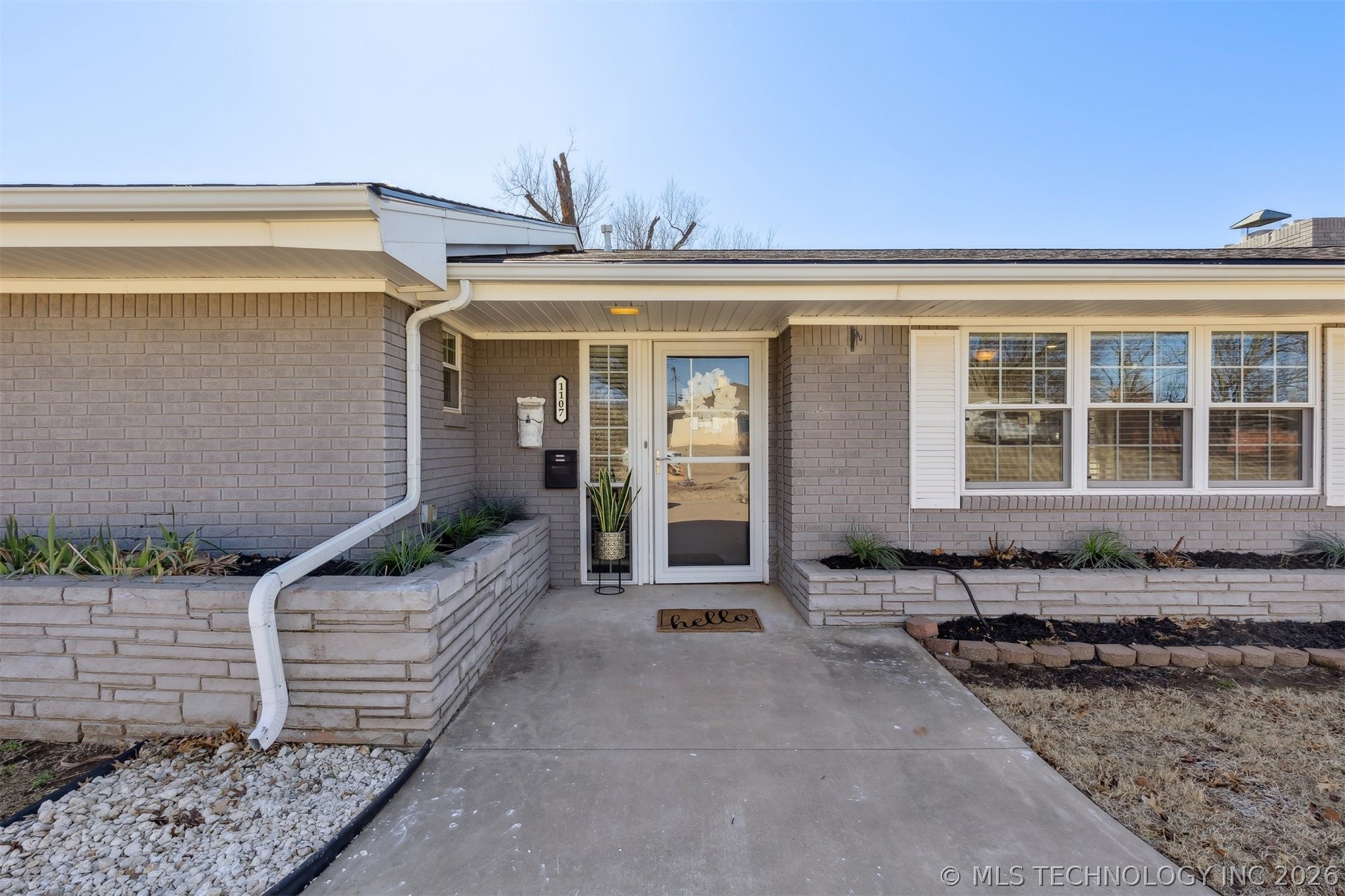 1107 E 8th Street Property Photo 4