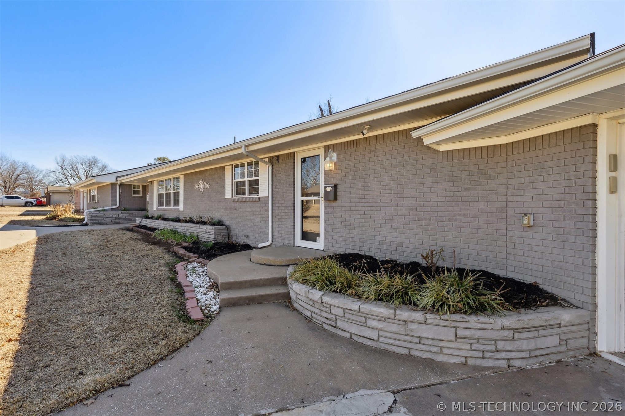 1107 E 8th Street Property Photo 5