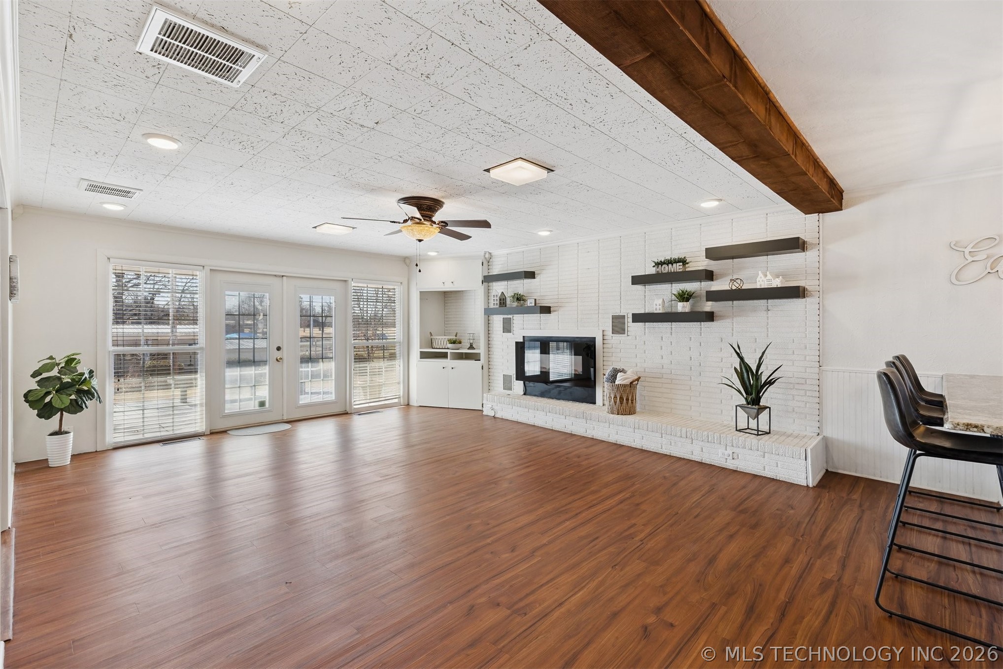 1107 E 8th Street Property Photo 12