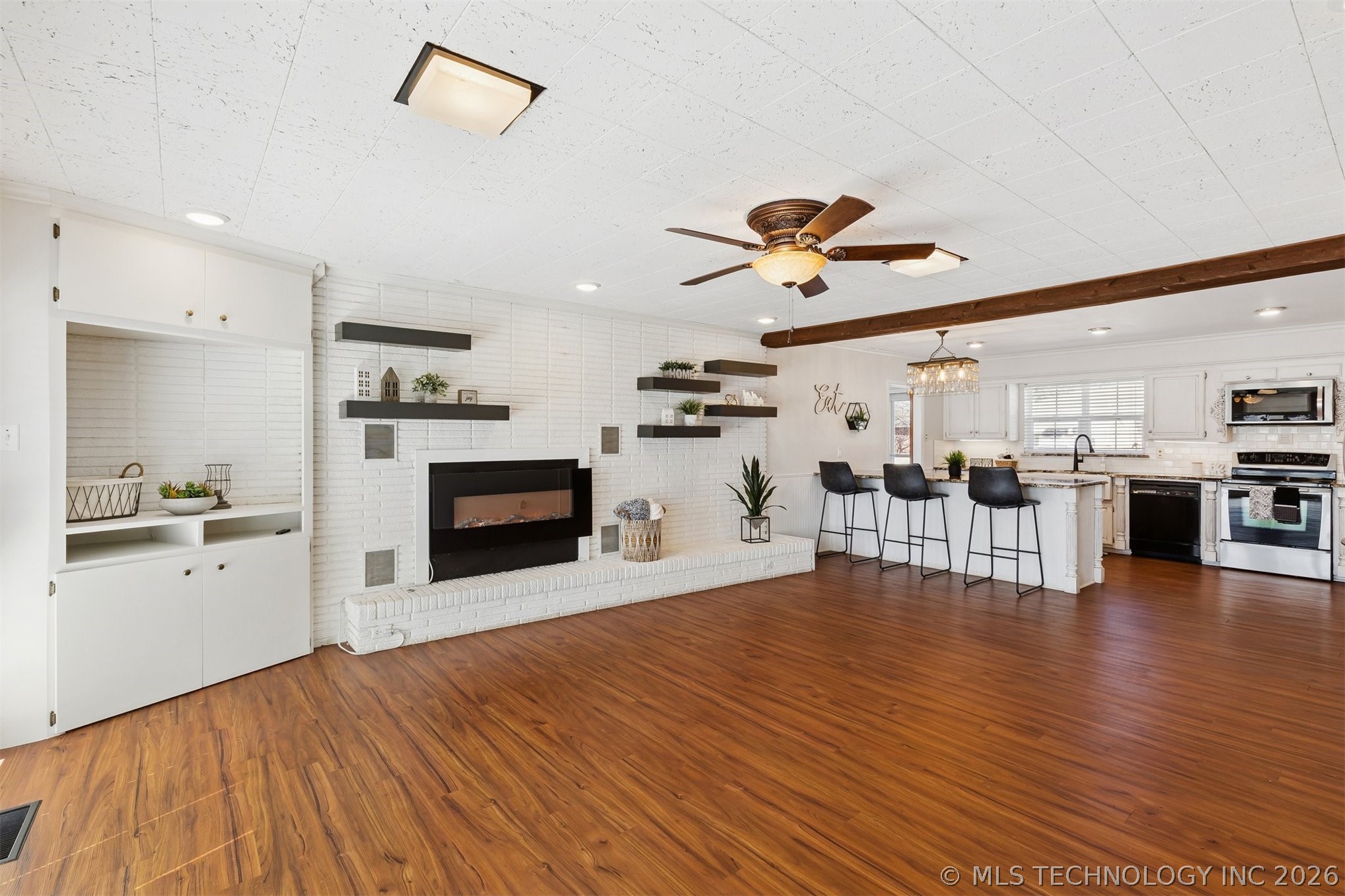 1107 E 8th Street Property Photo 14