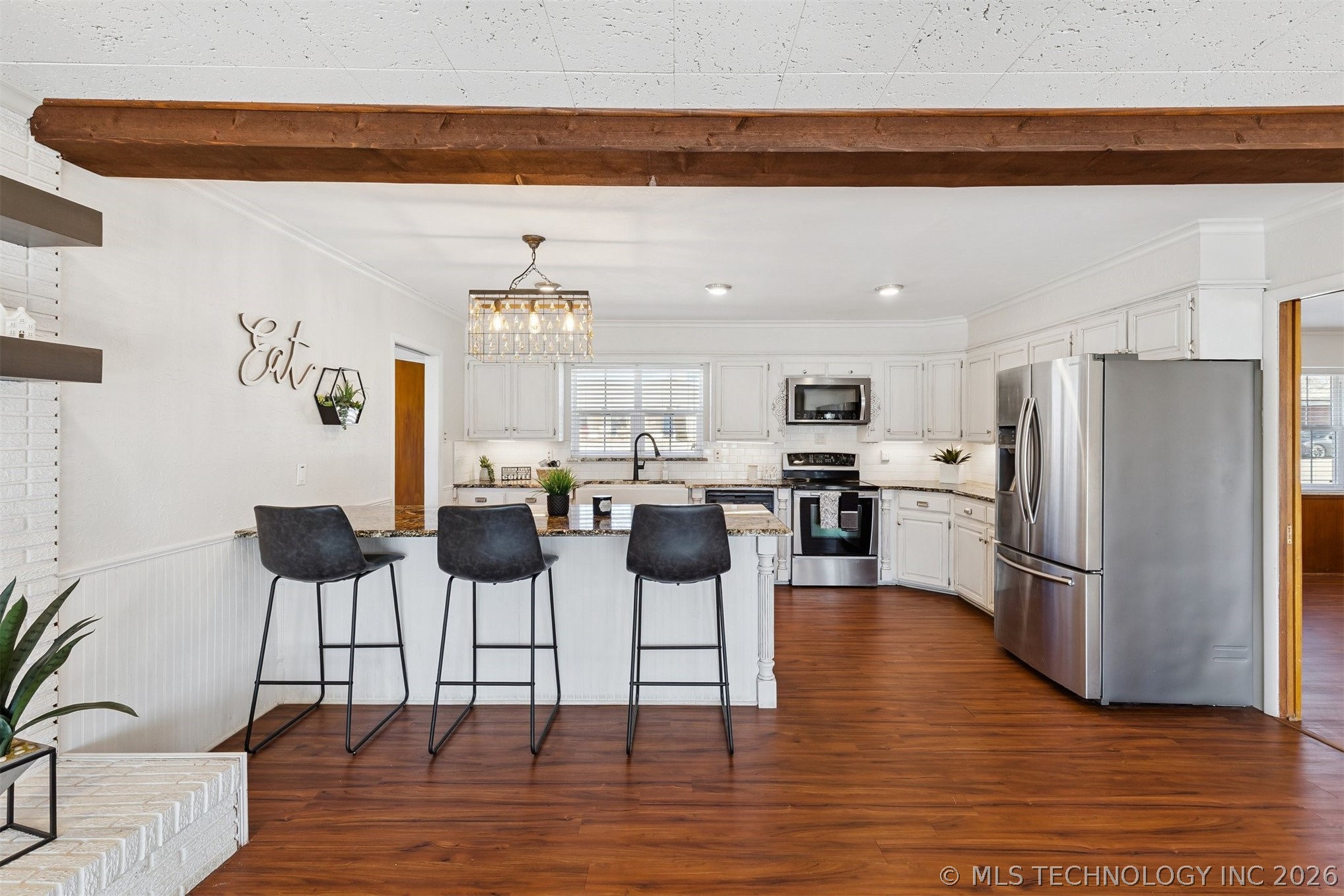 1107 E 8th Street Property Photo 16