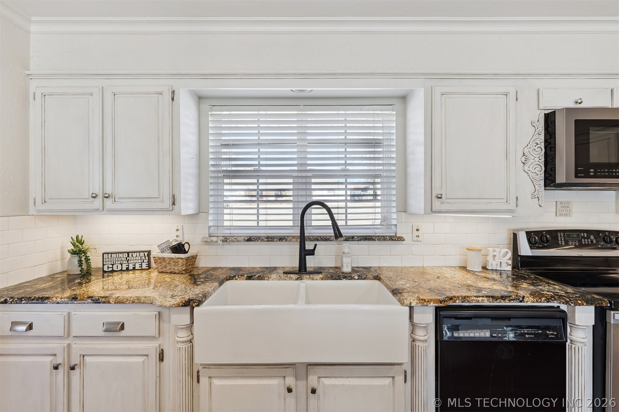 1107 E 8th Street Property Photo 19