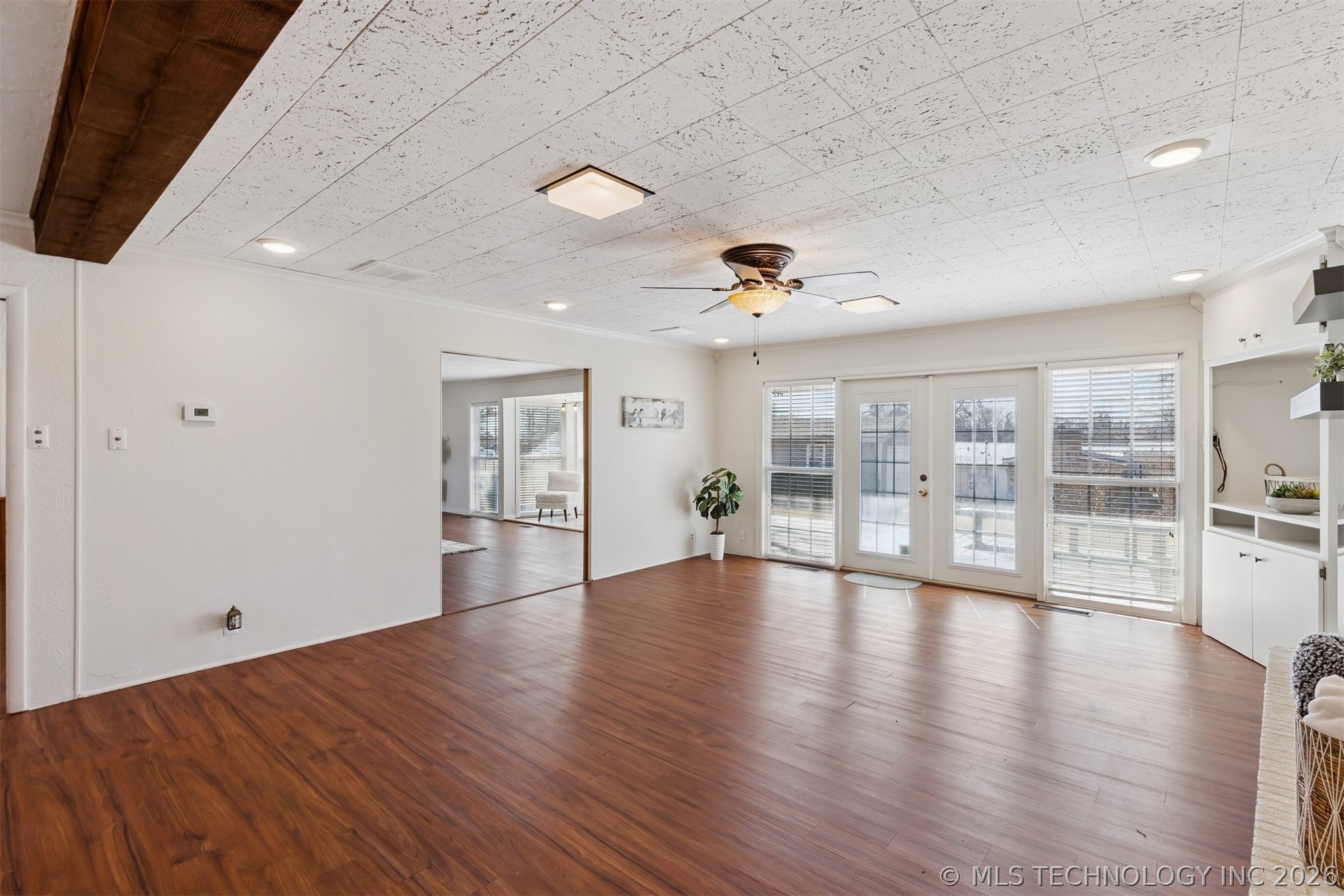 1107 E 8th Street Property Photo 21