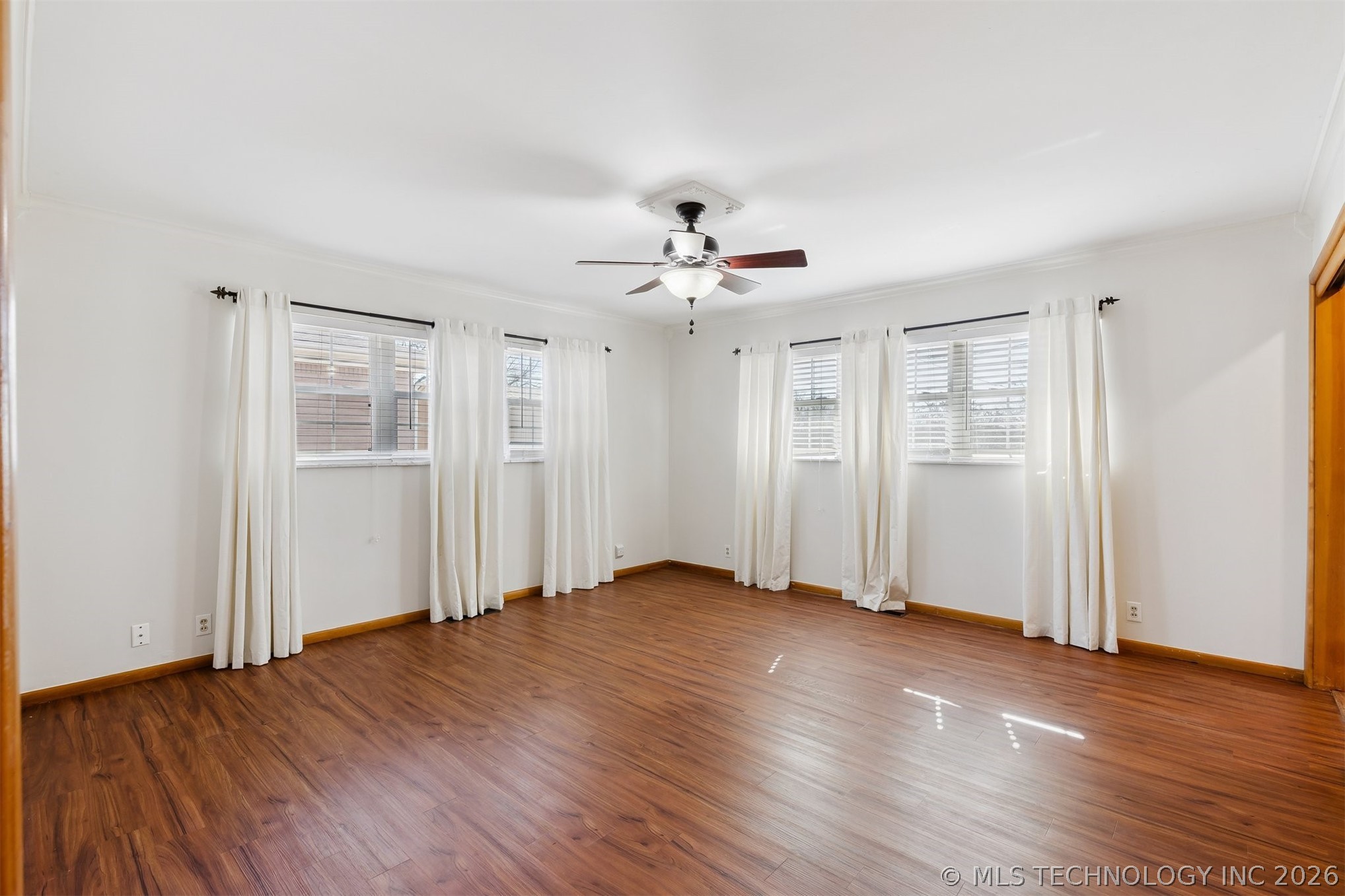 1107 E 8th Street Property Photo 22