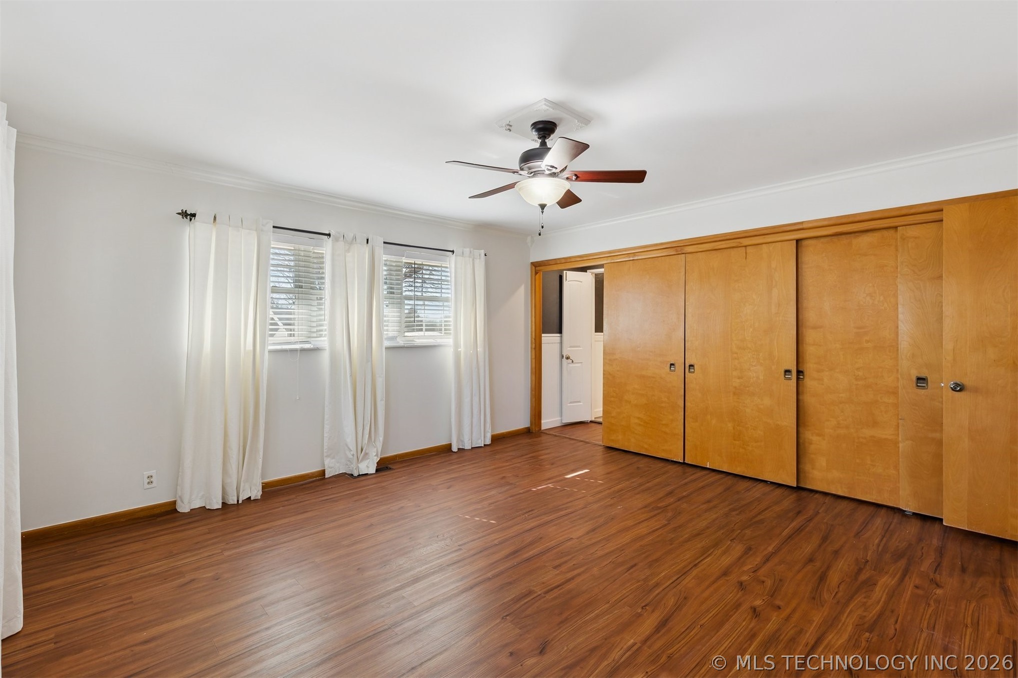 1107 E 8th Street Property Photo 23