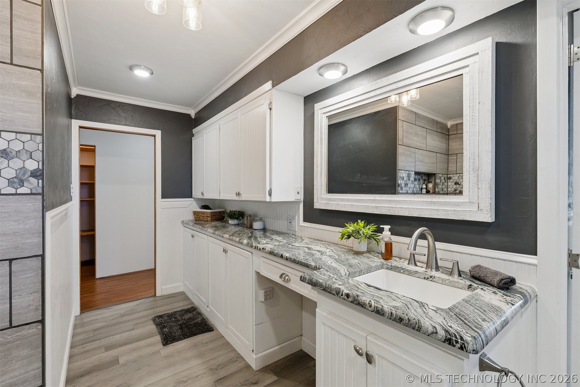 1107 E 8th Street Property Photo 27