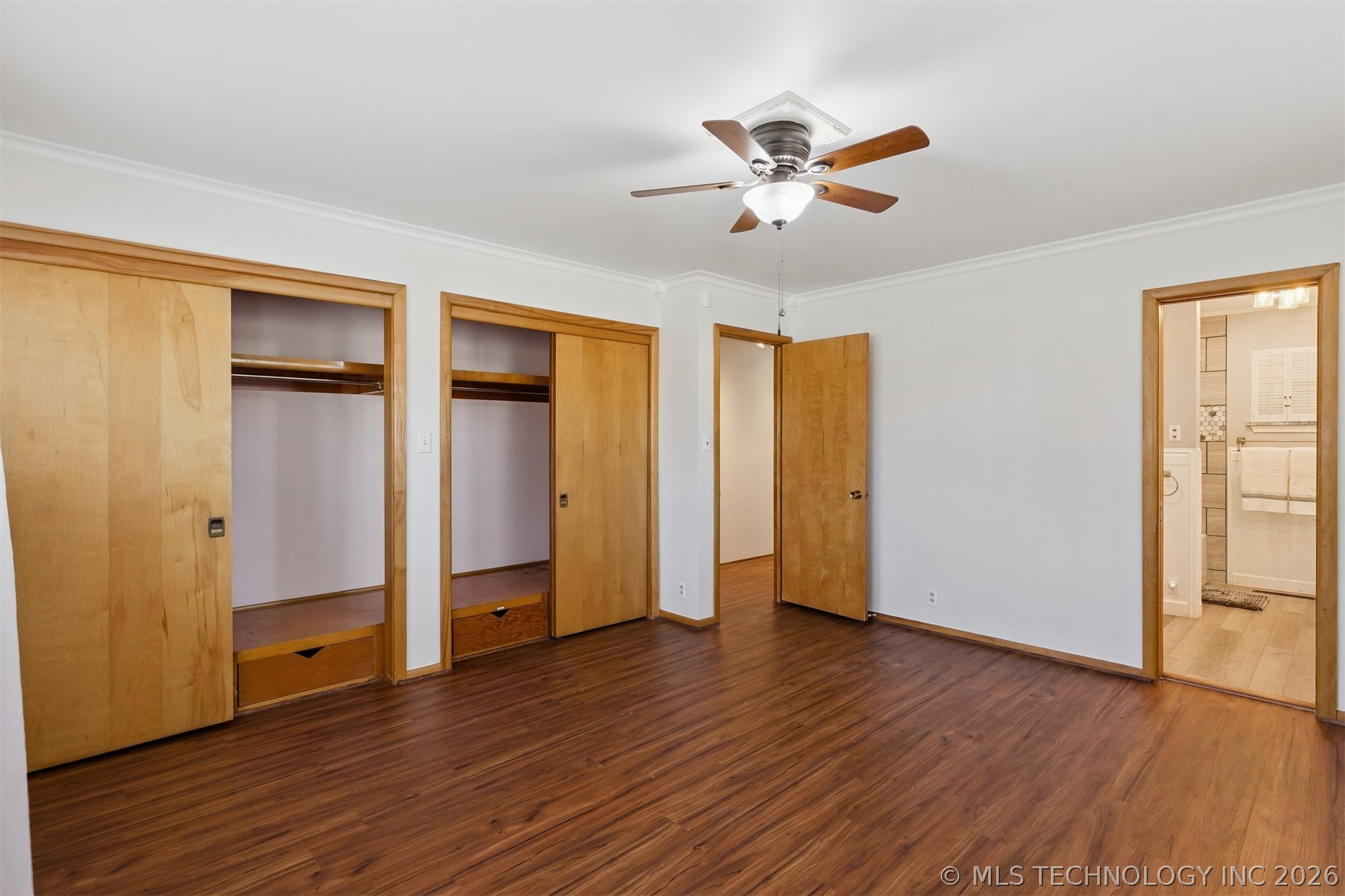 1107 E 8th Street Property Photo 32