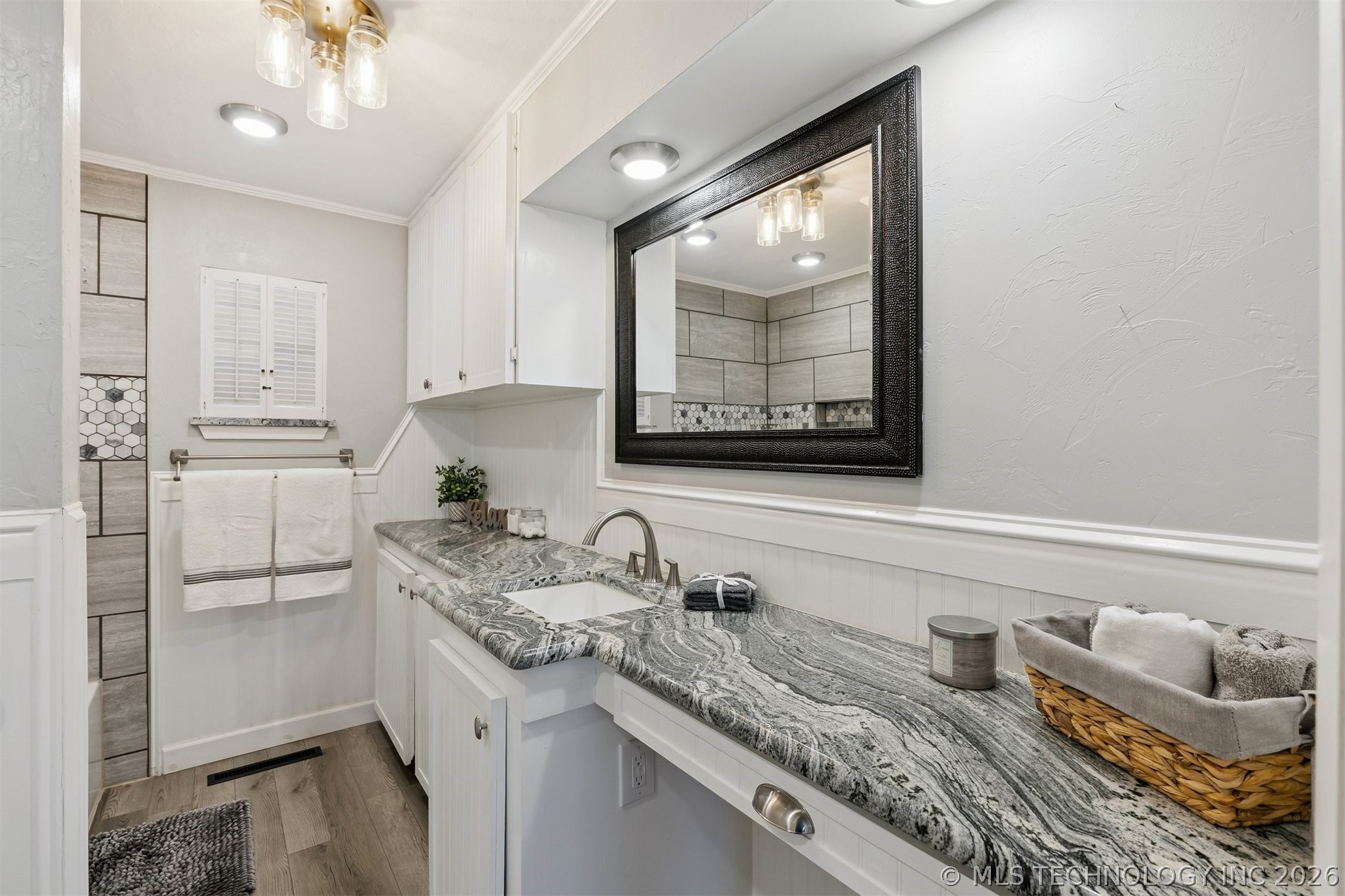 1107 E 8th Street Property Photo 34