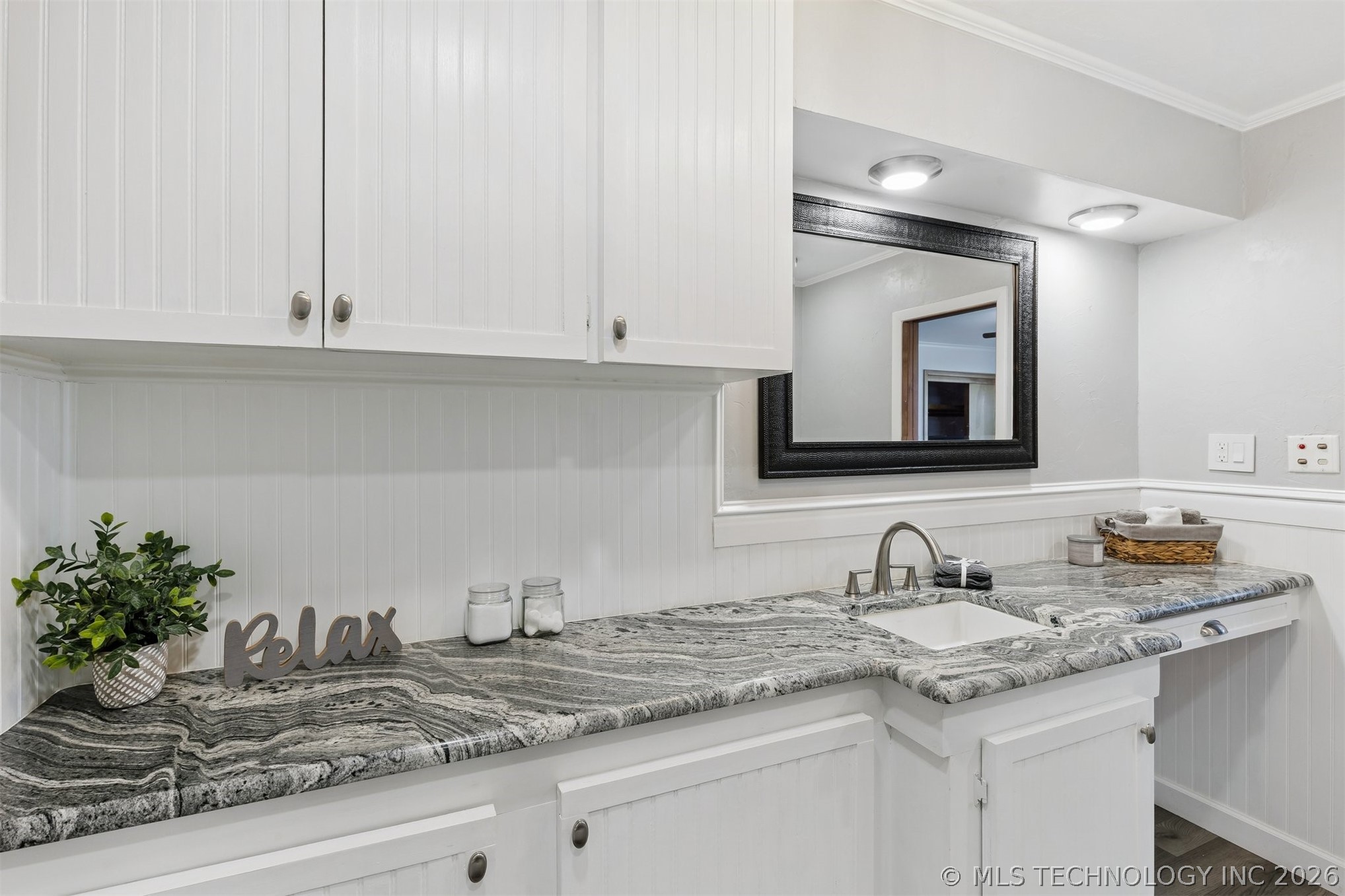 1107 E 8th Street Property Photo 37