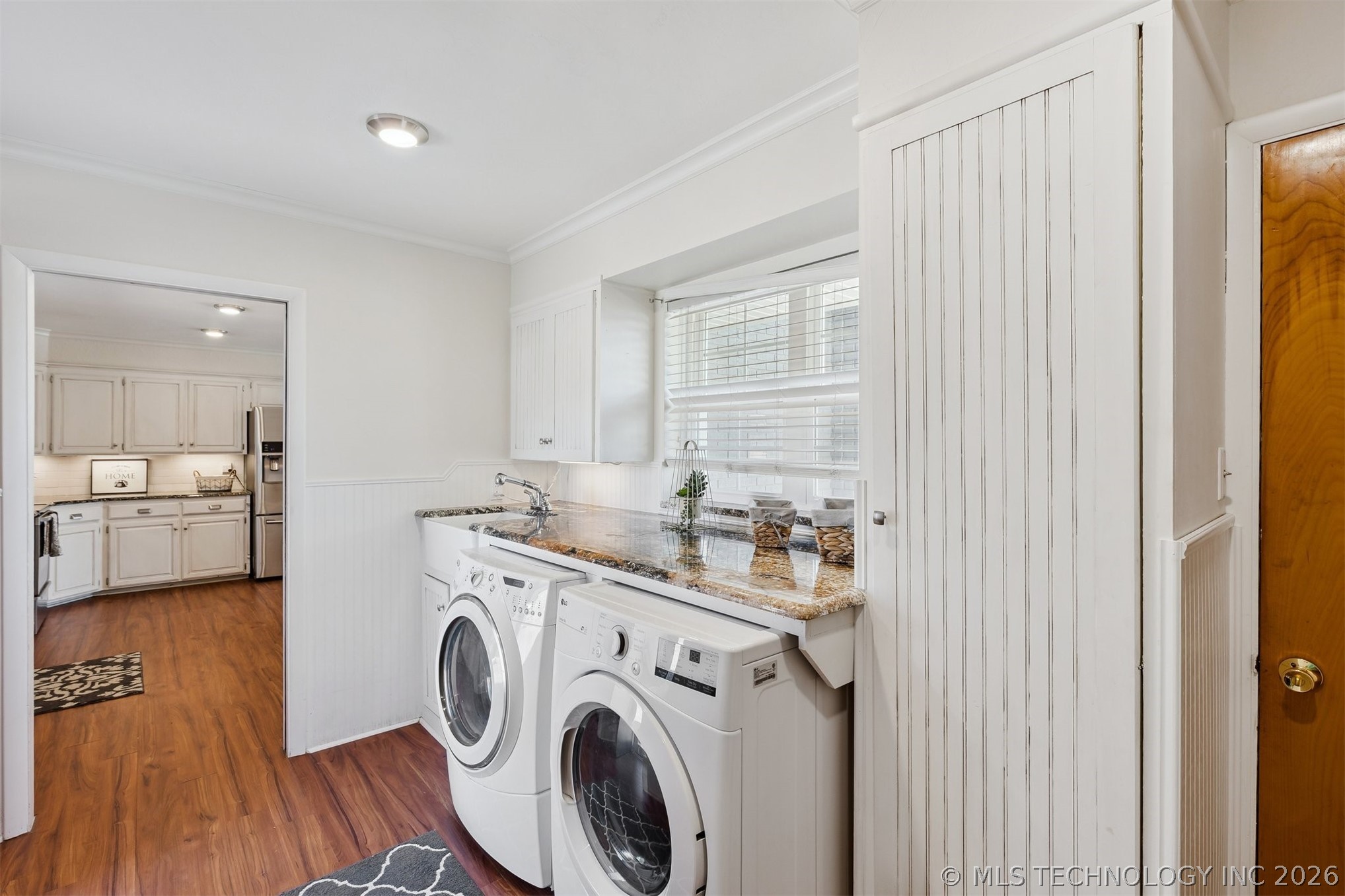 1107 E 8th Street Property Photo 39