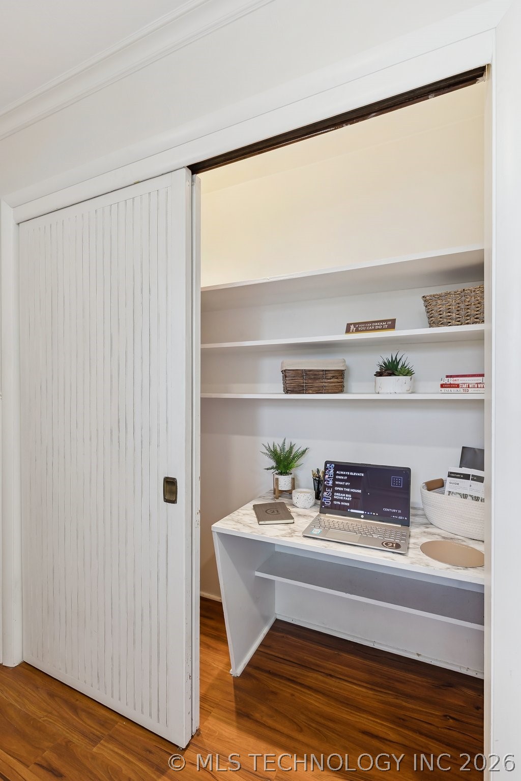 1107 E 8th Street Property Photo 40