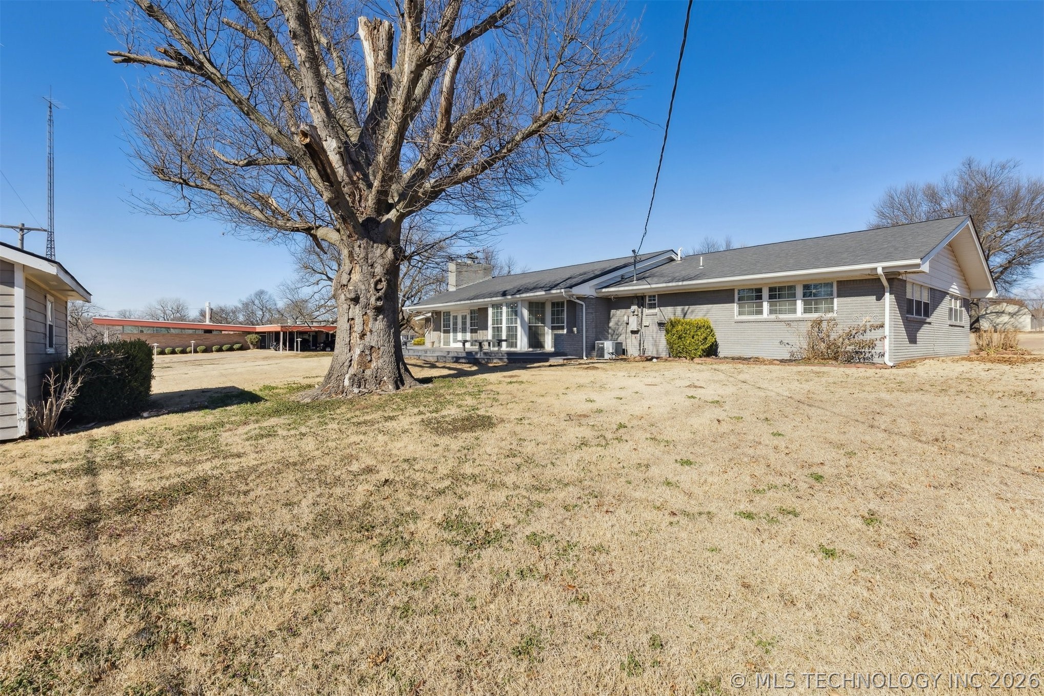 1107 E 8th Street Property Photo 46