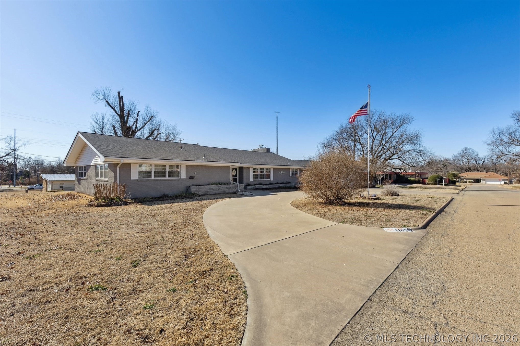 1107 E 8th Street Property Photo 57