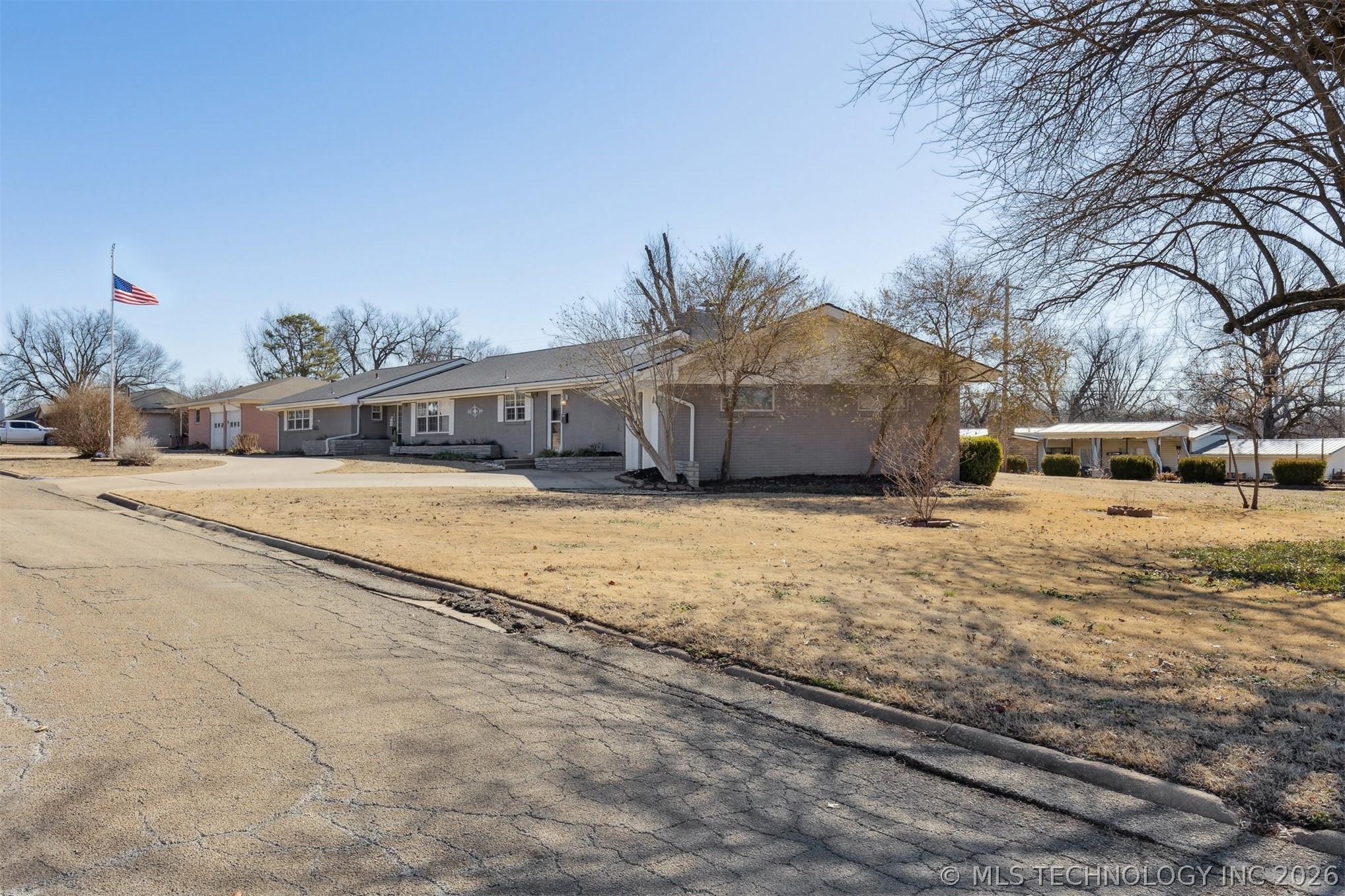 1107 E 8th Street Property Photo 59