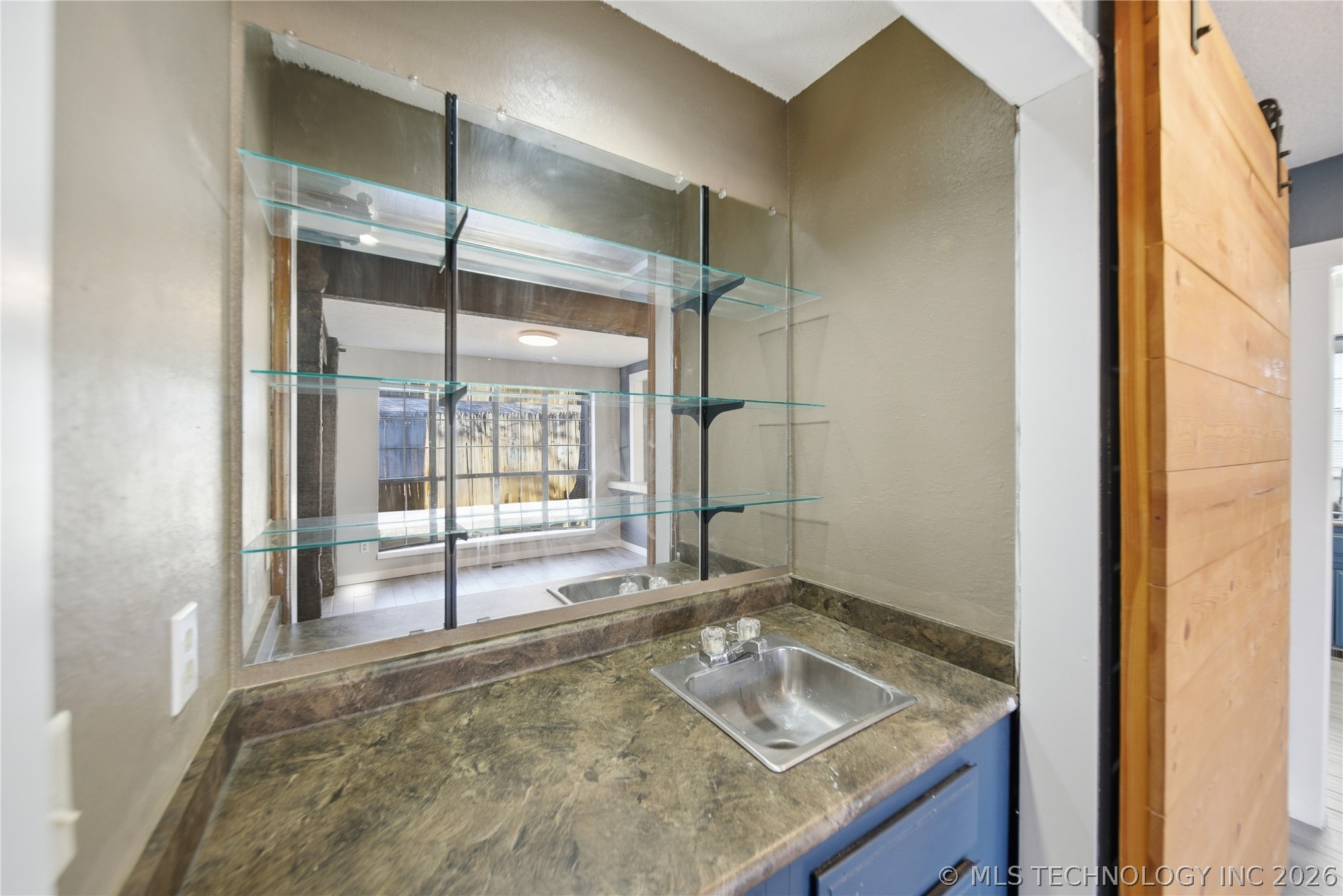 6211 E 77th Street Property Photo 6