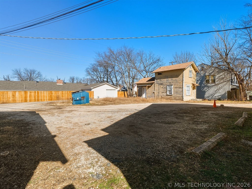 118 W 18th Property Photo 6