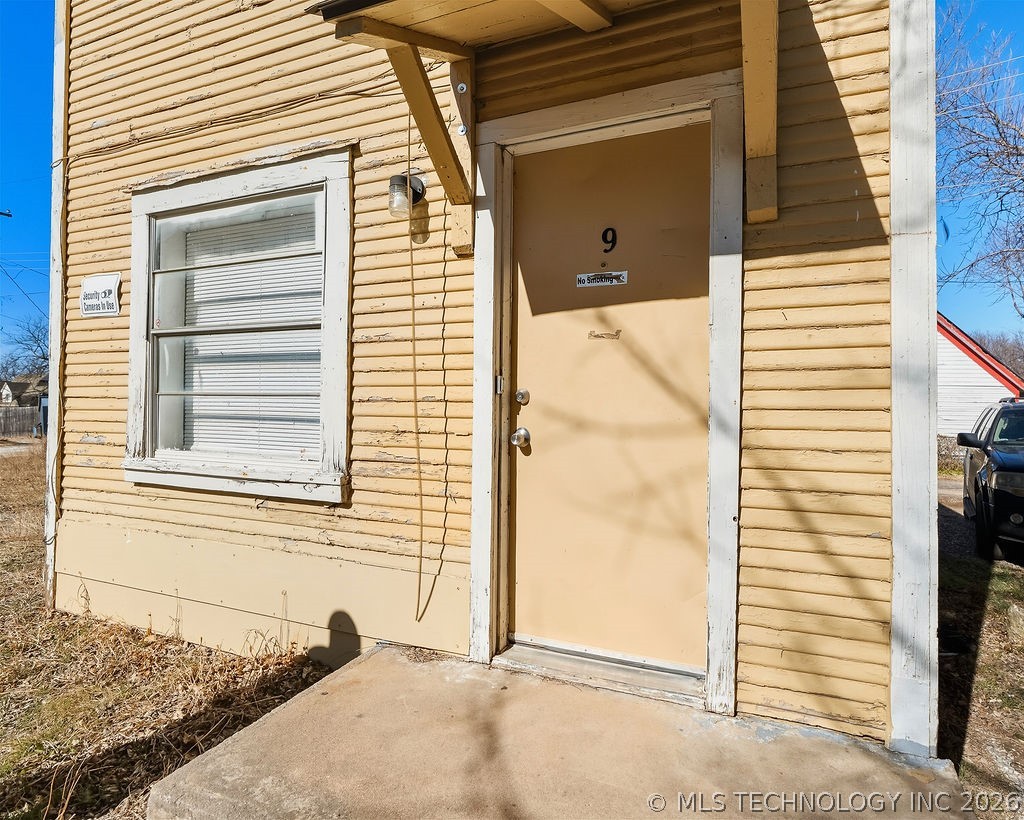 118 W 18th Property Photo 8