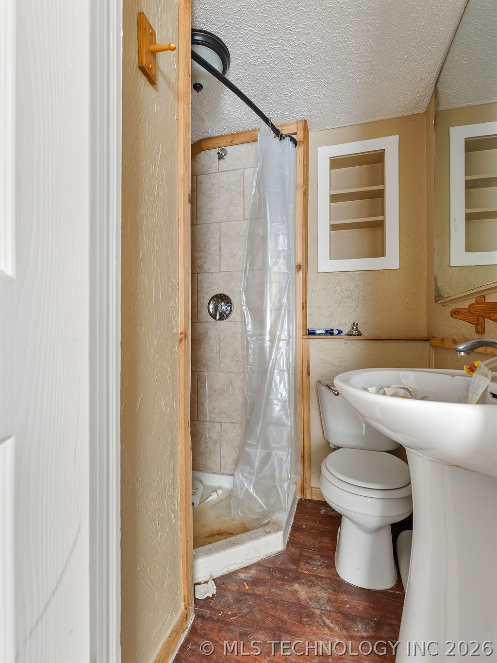 118 W 18th Property Photo 16