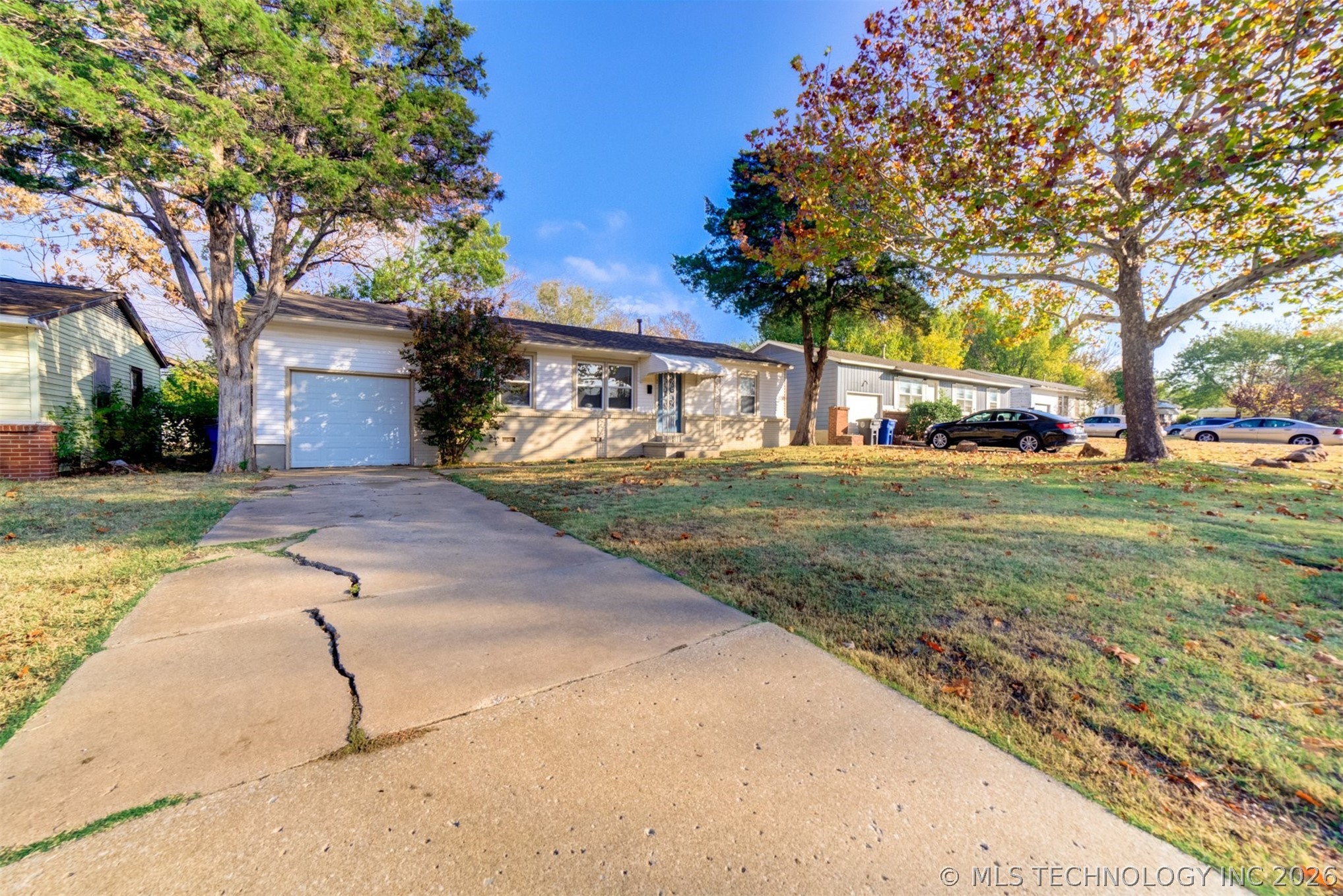 1929 W 49th Street Property Photo 2