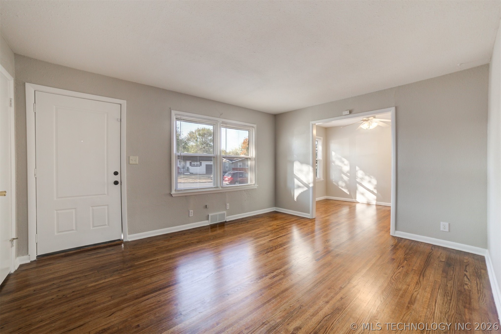 1929 W 49th Street Property Photo 6