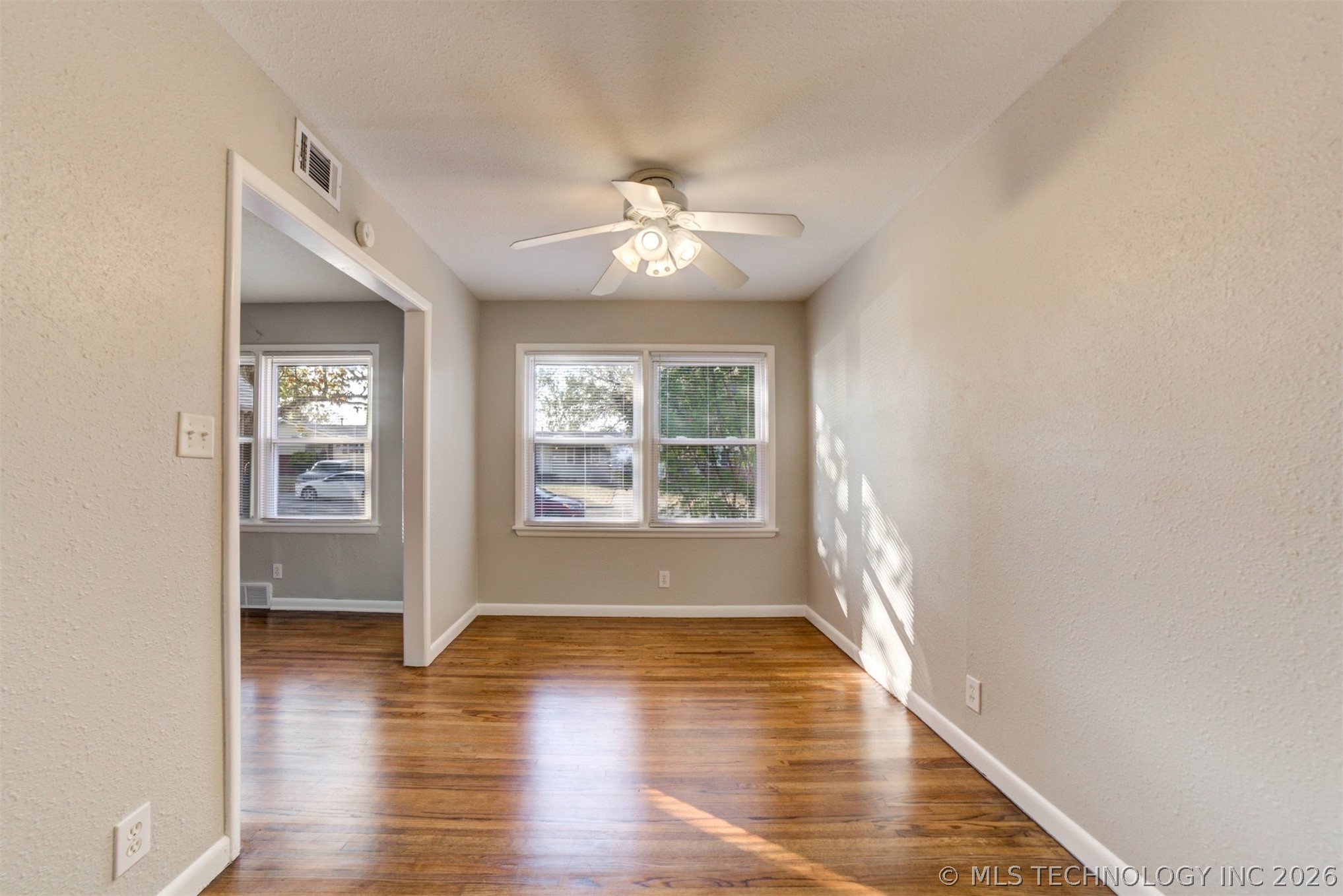 1929 W 49th Street Property Photo 9