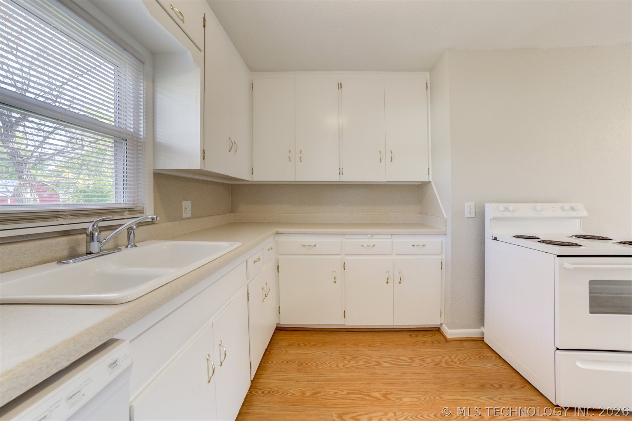 1929 W 49th Street Property Photo 11