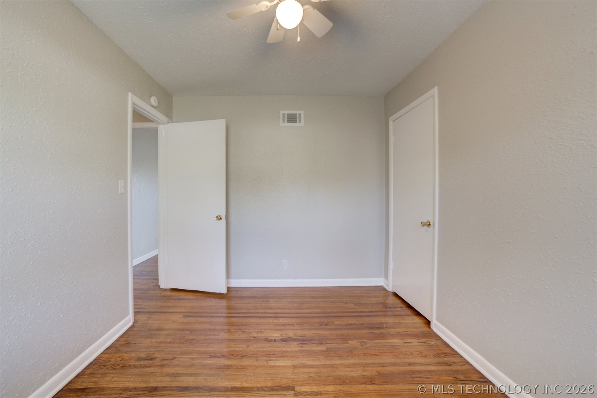 1929 W 49th Street Property Photo 15