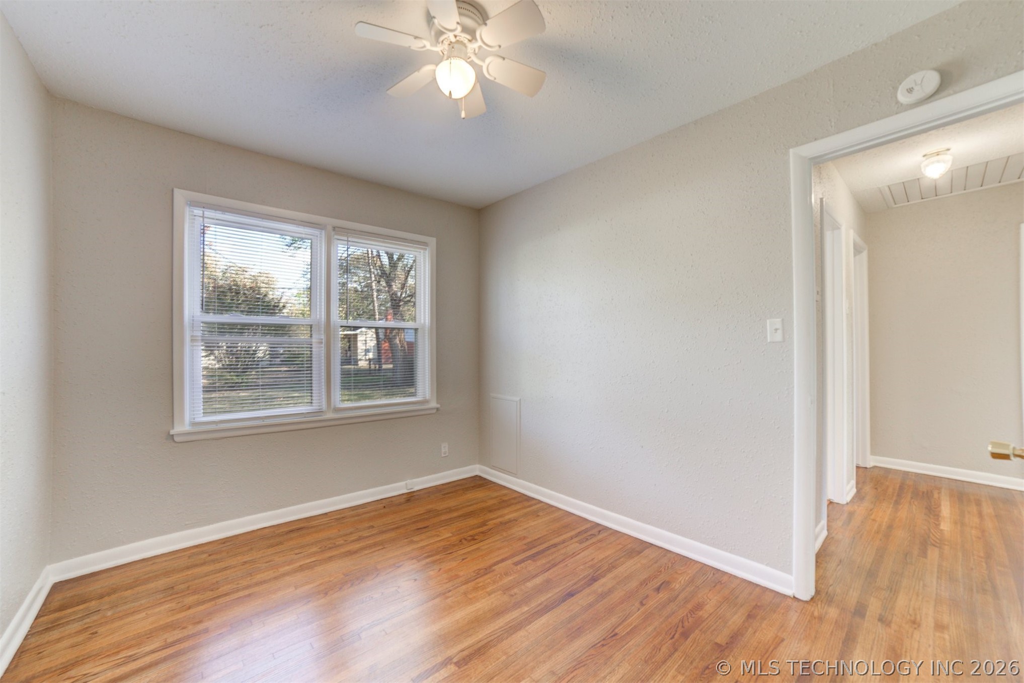 1929 W 49th Street Property Photo 17