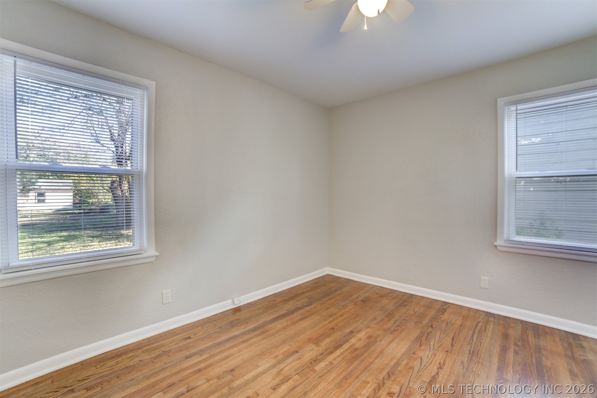 1929 W 49th Street Property Photo 18