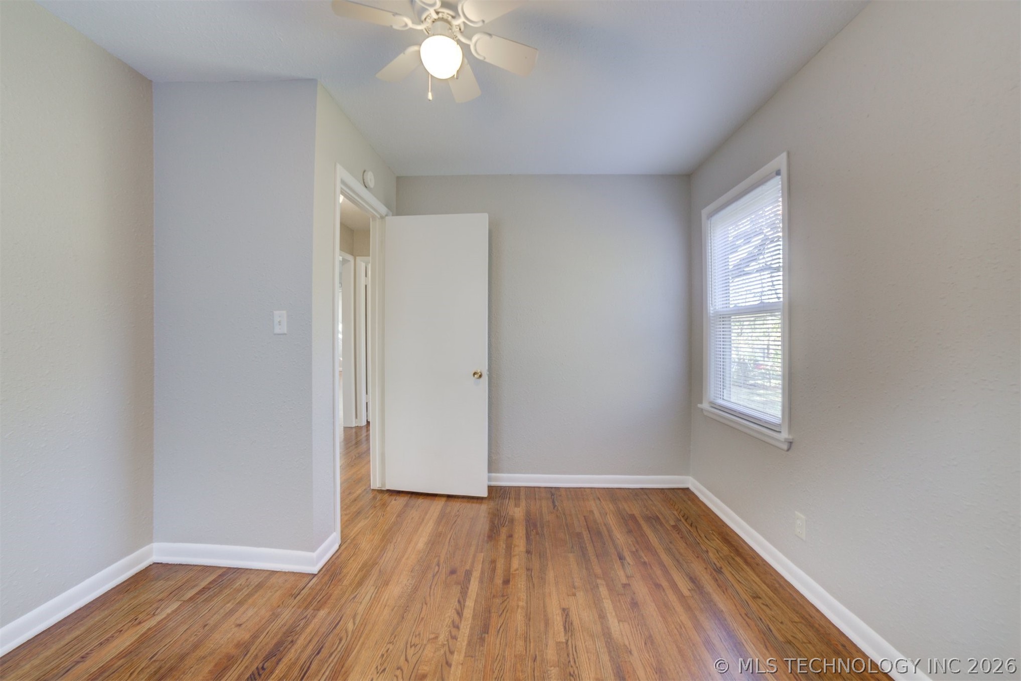 1929 W 49th Street Property Photo 20