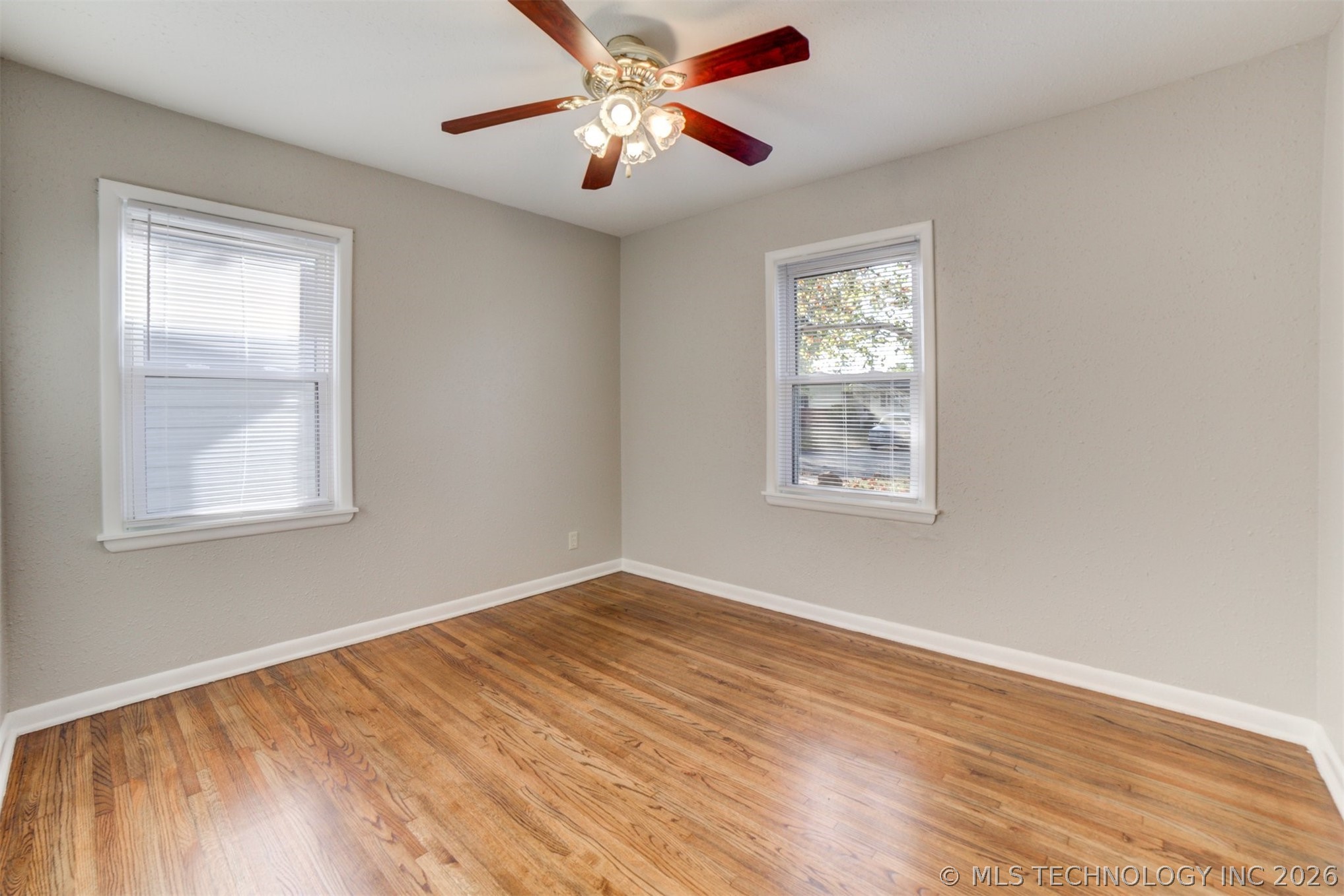 1929 W 49th Street Property Photo 21