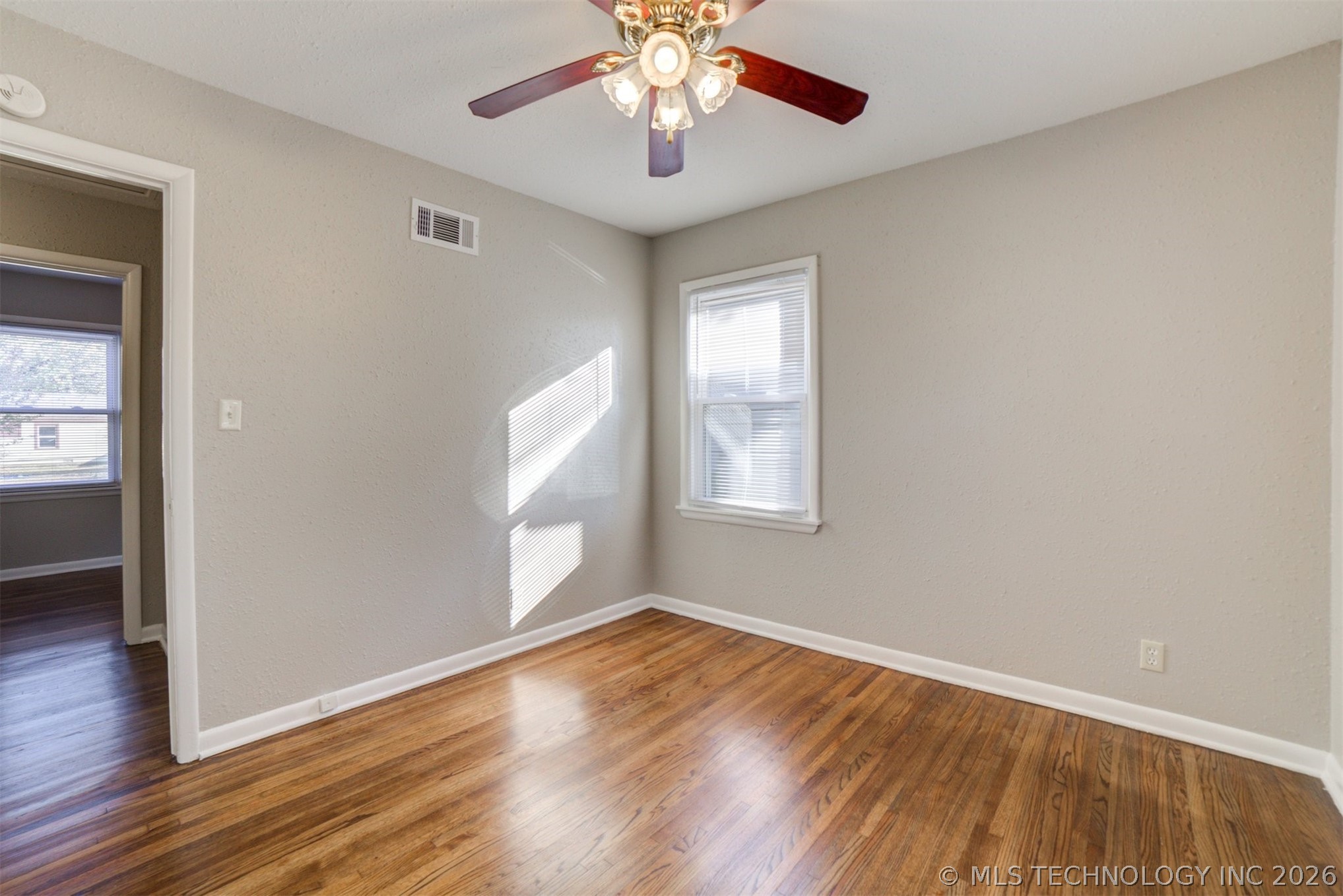 1929 W 49th Street Property Photo 22