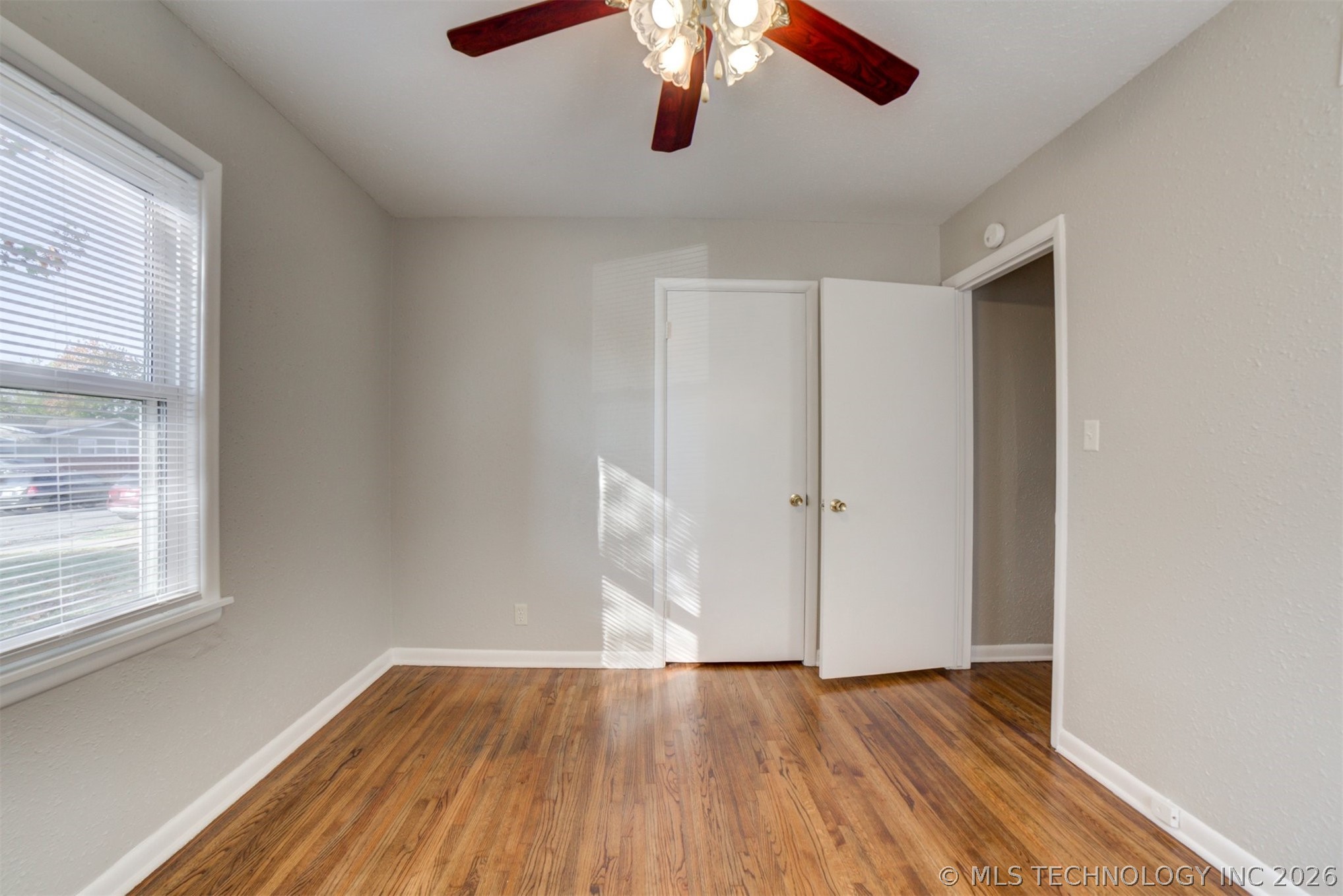 1929 W 49th Street Property Photo 23