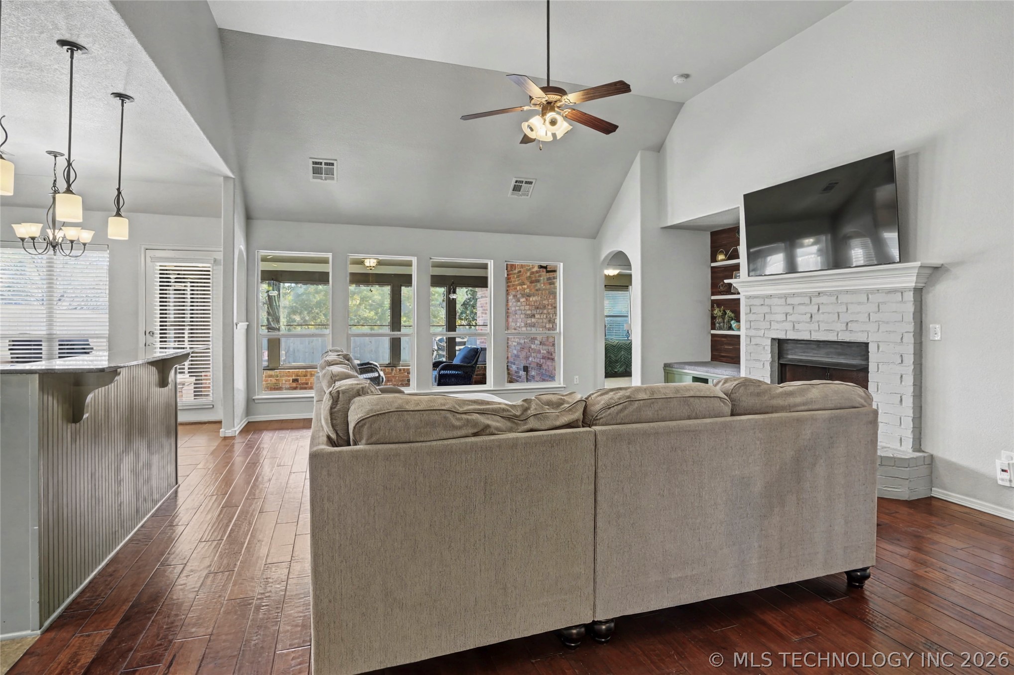 1916 E 133rd Court Property Photo 6