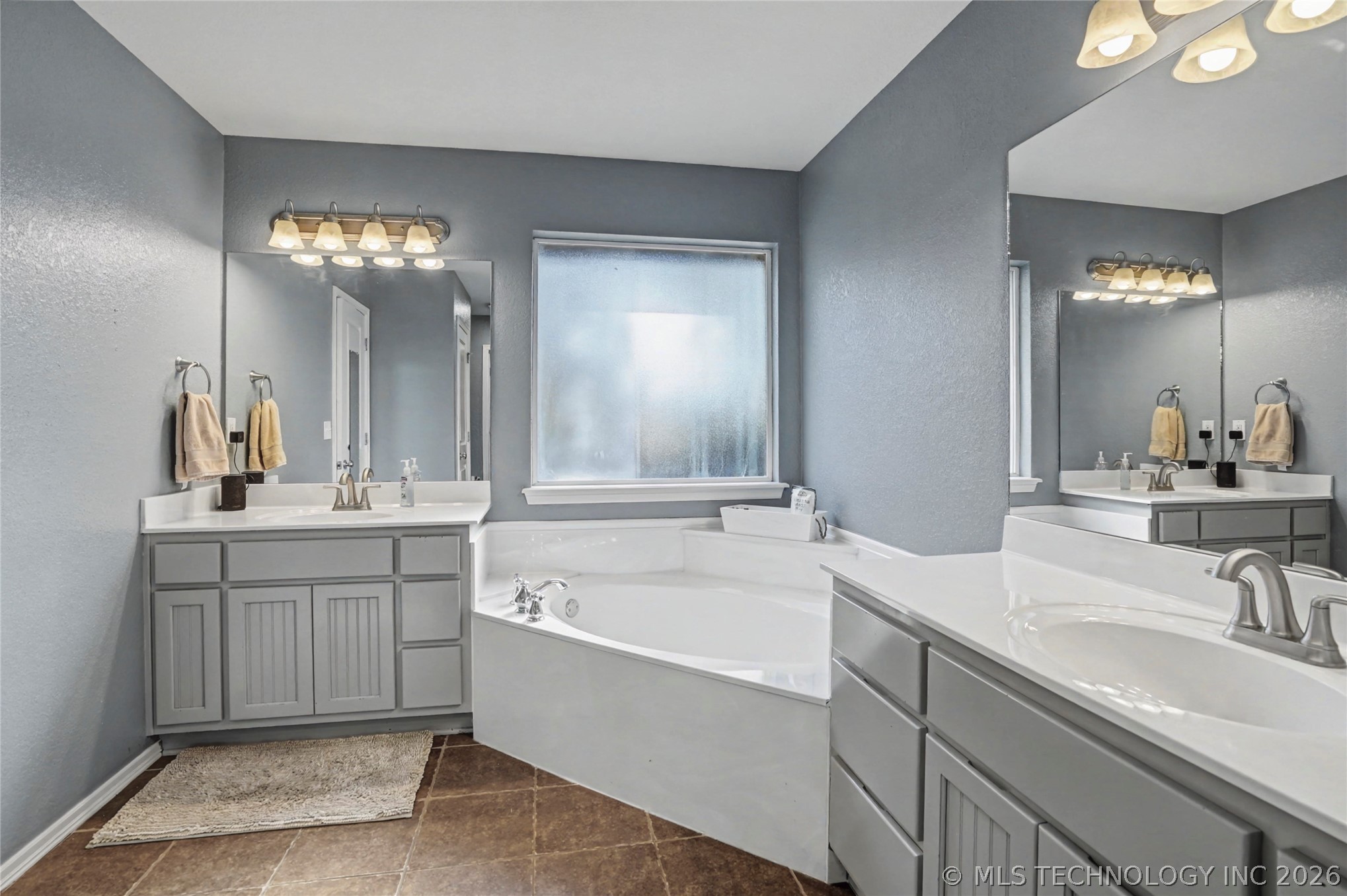 1916 E 133rd Court Property Photo 28